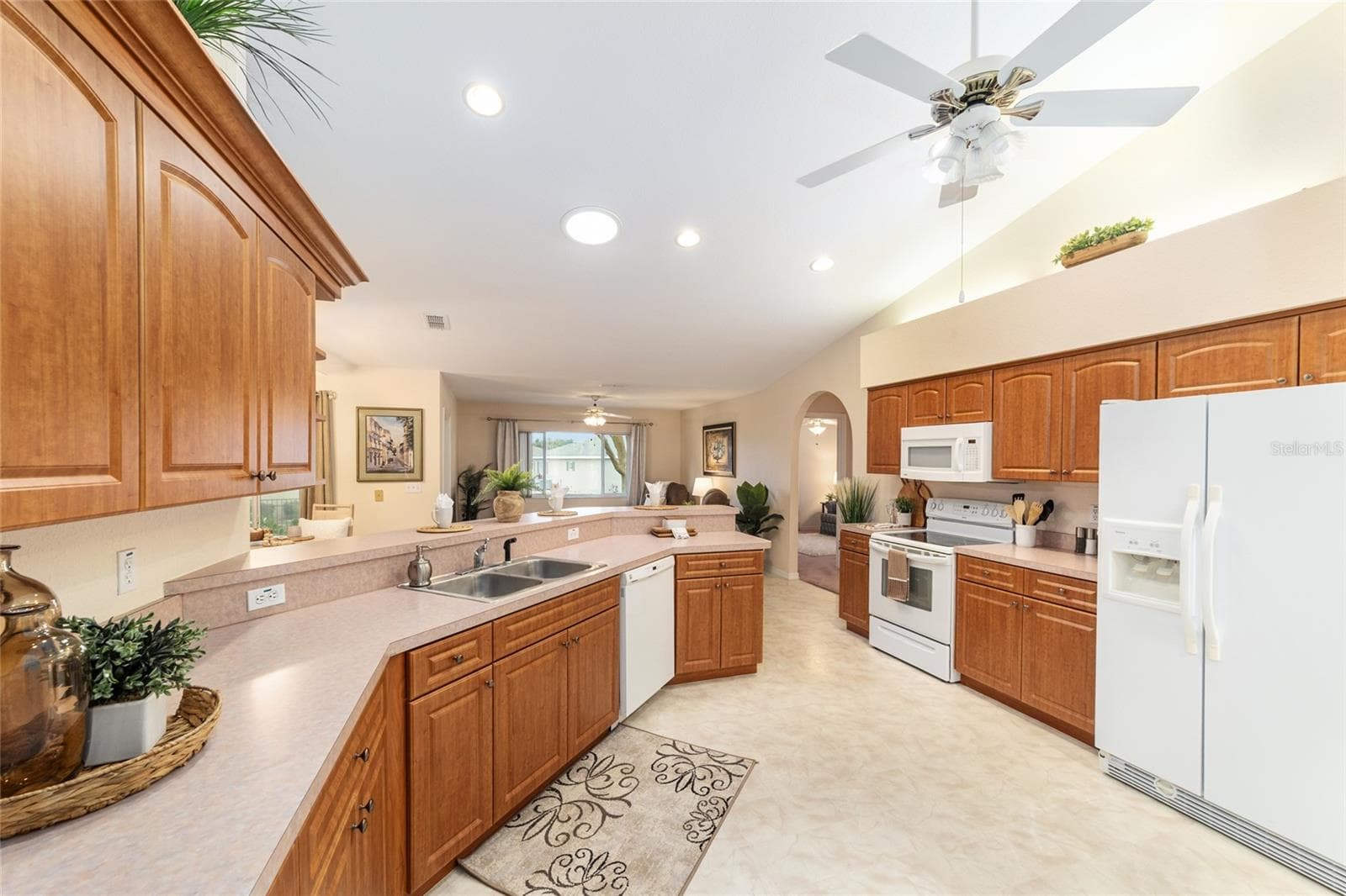 Single Family Residence at 13766 SE 89TH AVE, SUMMERFIELD, photo 32 of 68