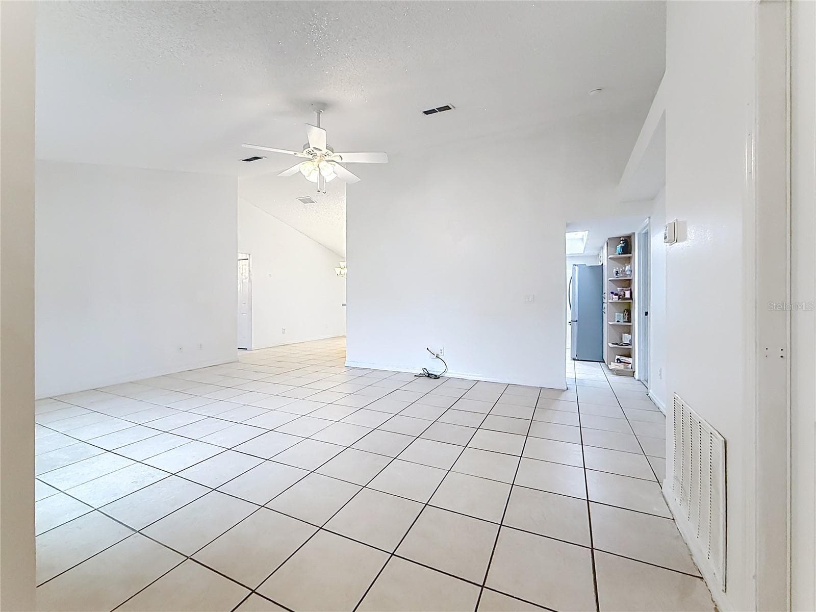 Single Family Residence at 4592 SW GARDENIA CT, DUNNELLON, photo 2 of 41