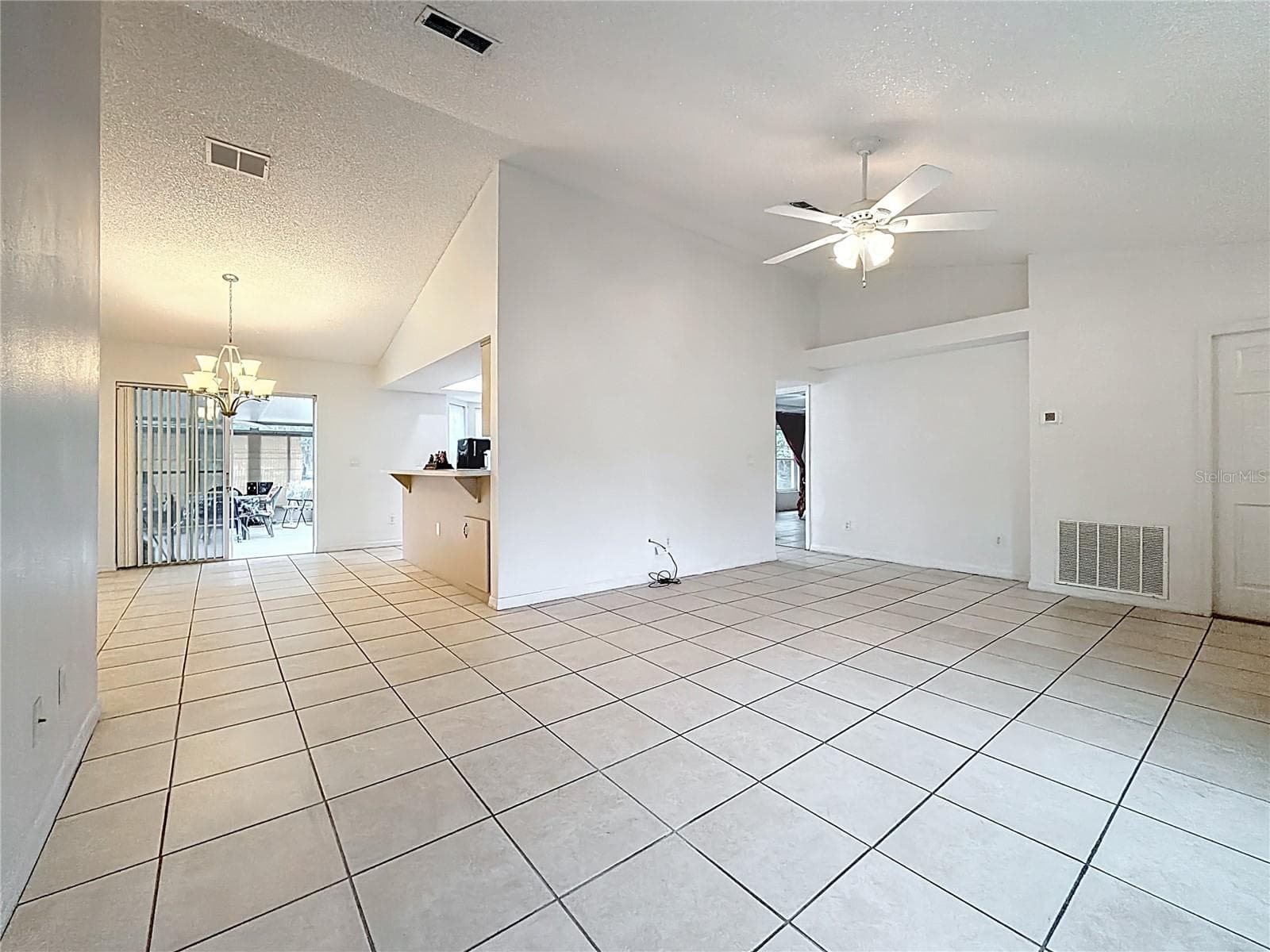 Single Family Residence at 4592 SW GARDENIA CT, DUNNELLON, photo 5 of 41