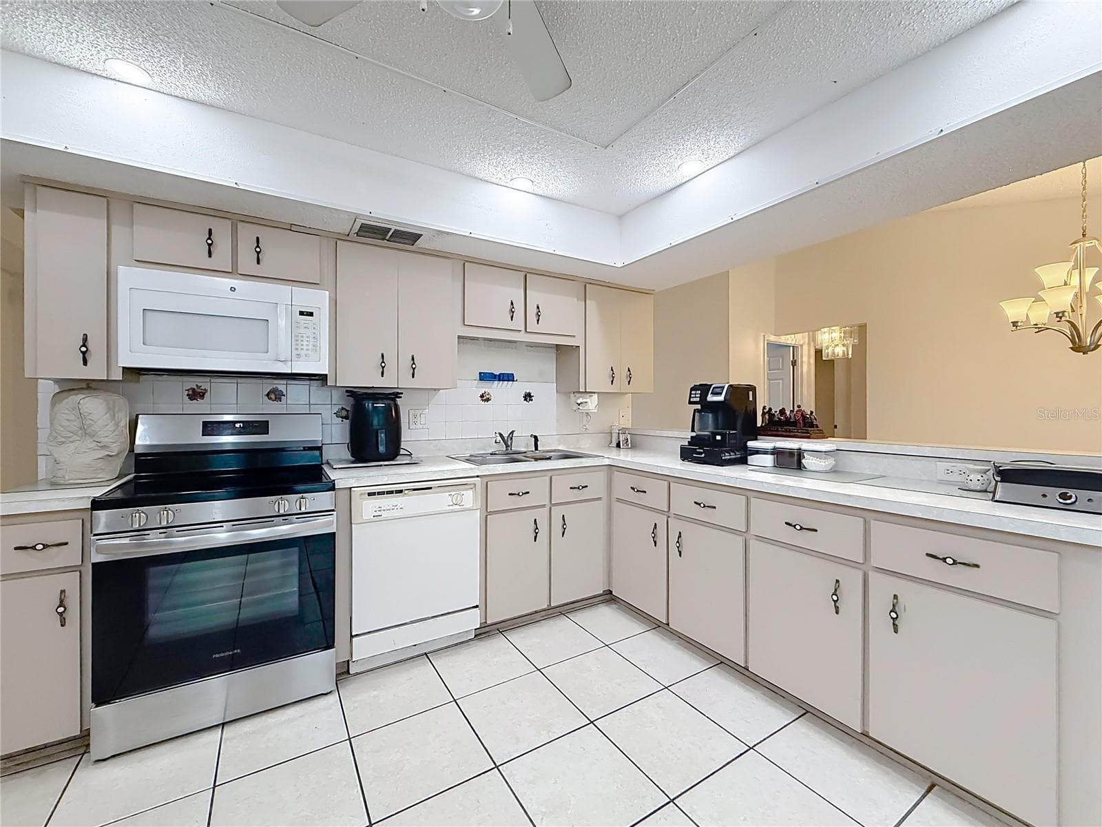 Single Family Residence at 4592 SW GARDENIA CT, DUNNELLON, photo 9 of 41