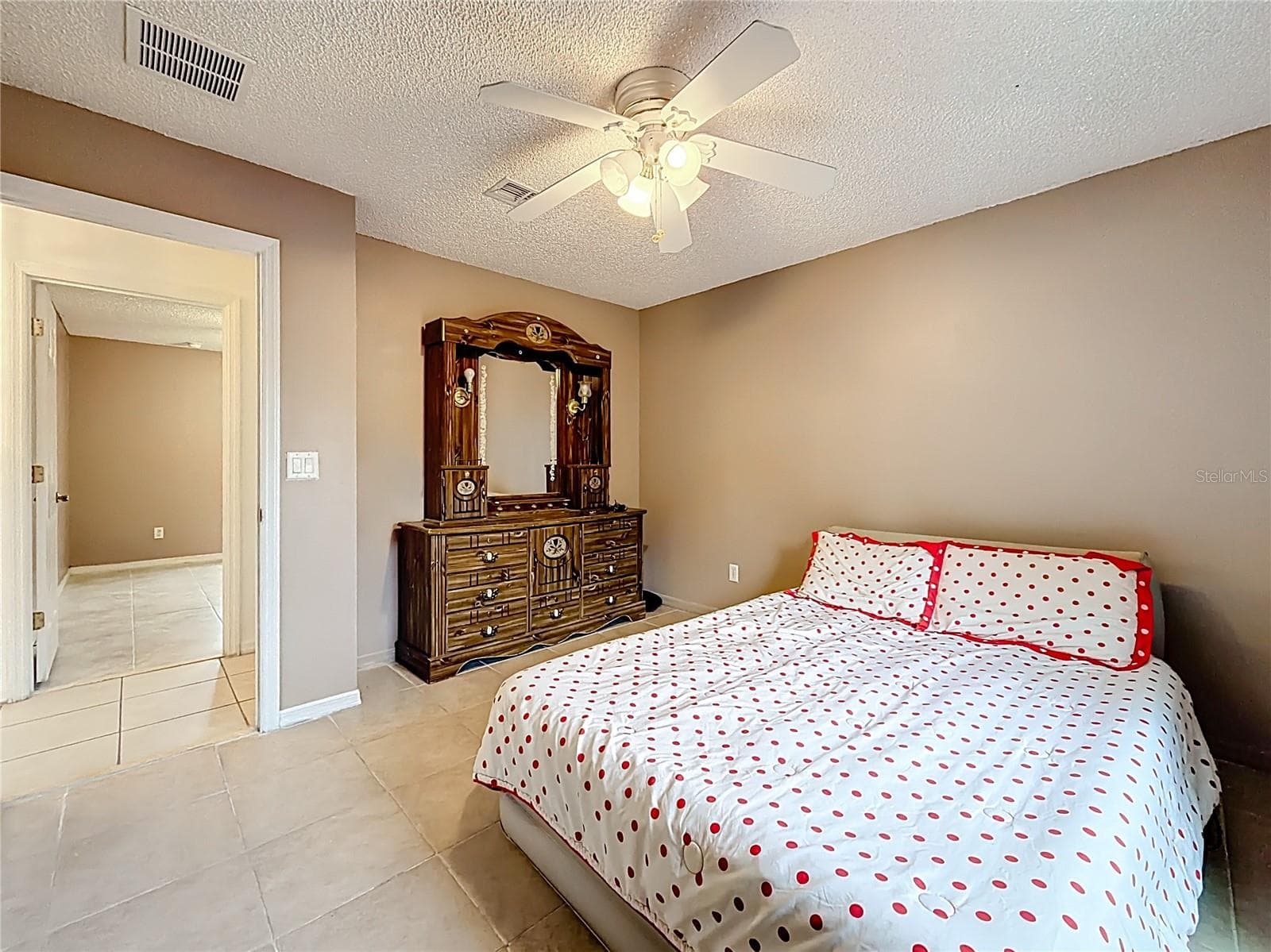 Single Family Residence at 4592 SW GARDENIA CT, DUNNELLON, photo 13 of 41