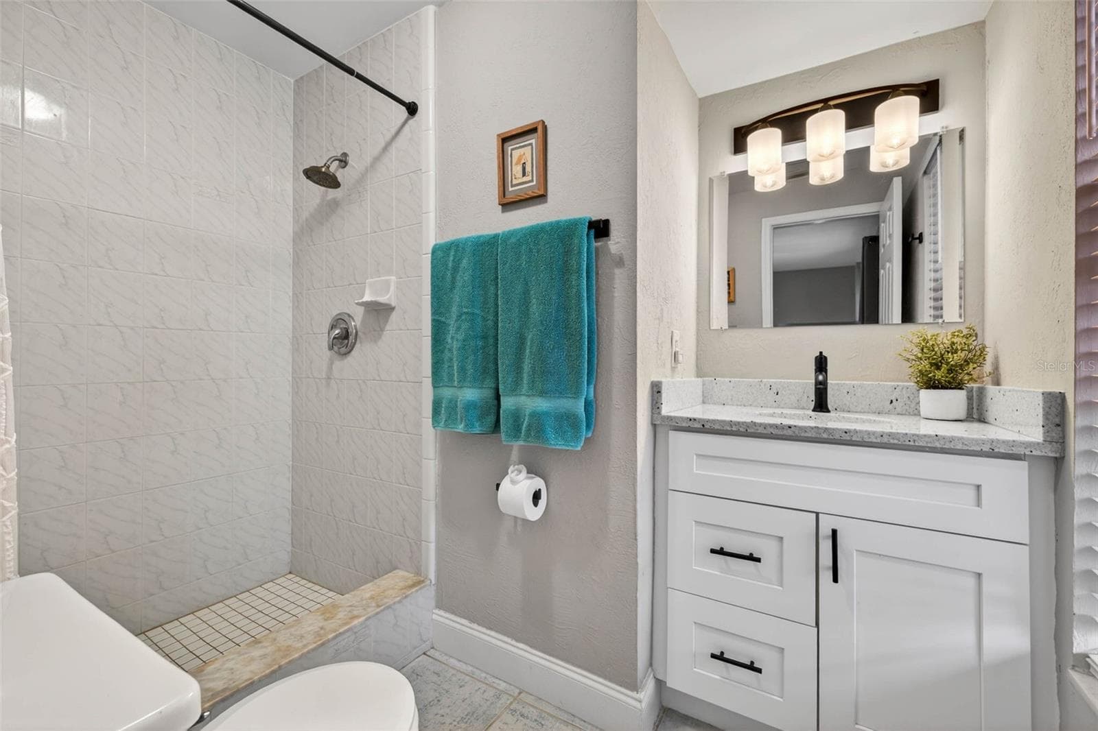 Primary bathroom - 1963 TANGLEWOOD DR NE, ST PETERSBURG