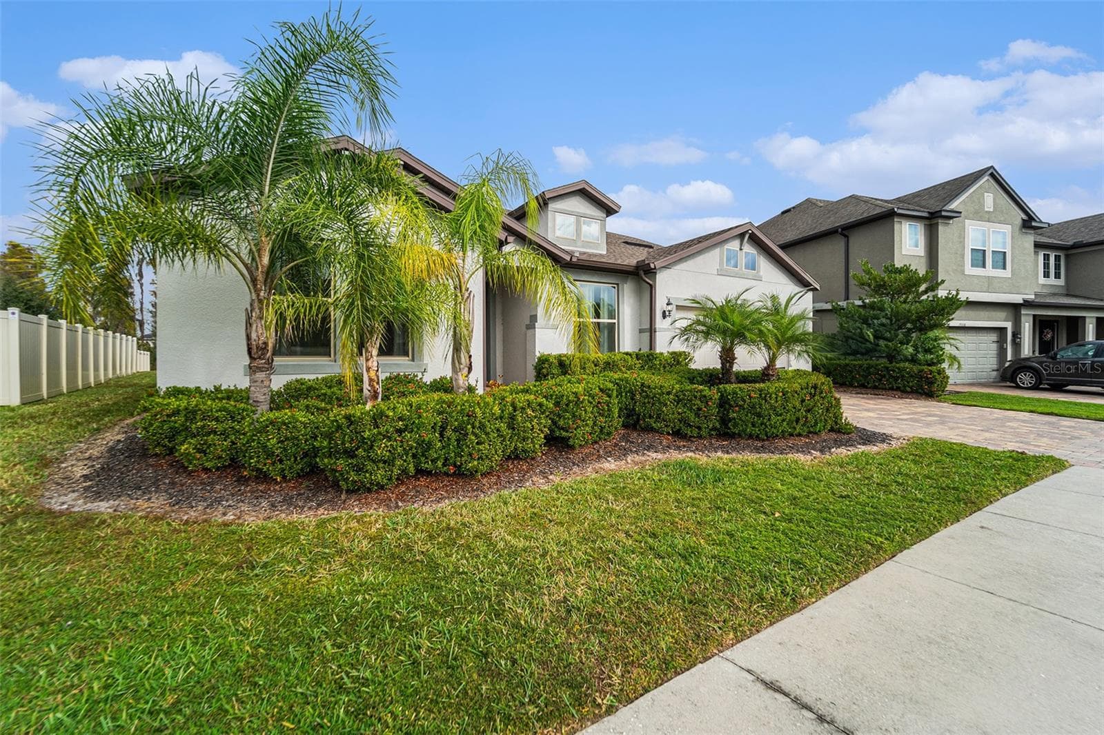 Single Family Residence at 19206 BRIARBROOK DR, TAMPA, photo 3 of 39
