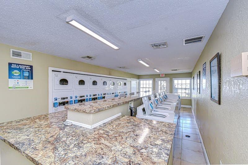 Community Laundry Facility - 13693 ORANGE SUNSET DR #203, TAMPA