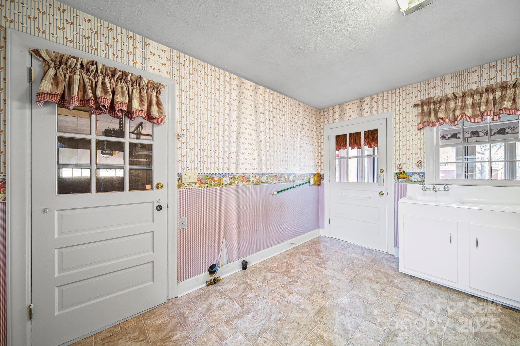 Single Family Residence at 1223 Walker Road, Mount Pleasant, photo 12 of 48