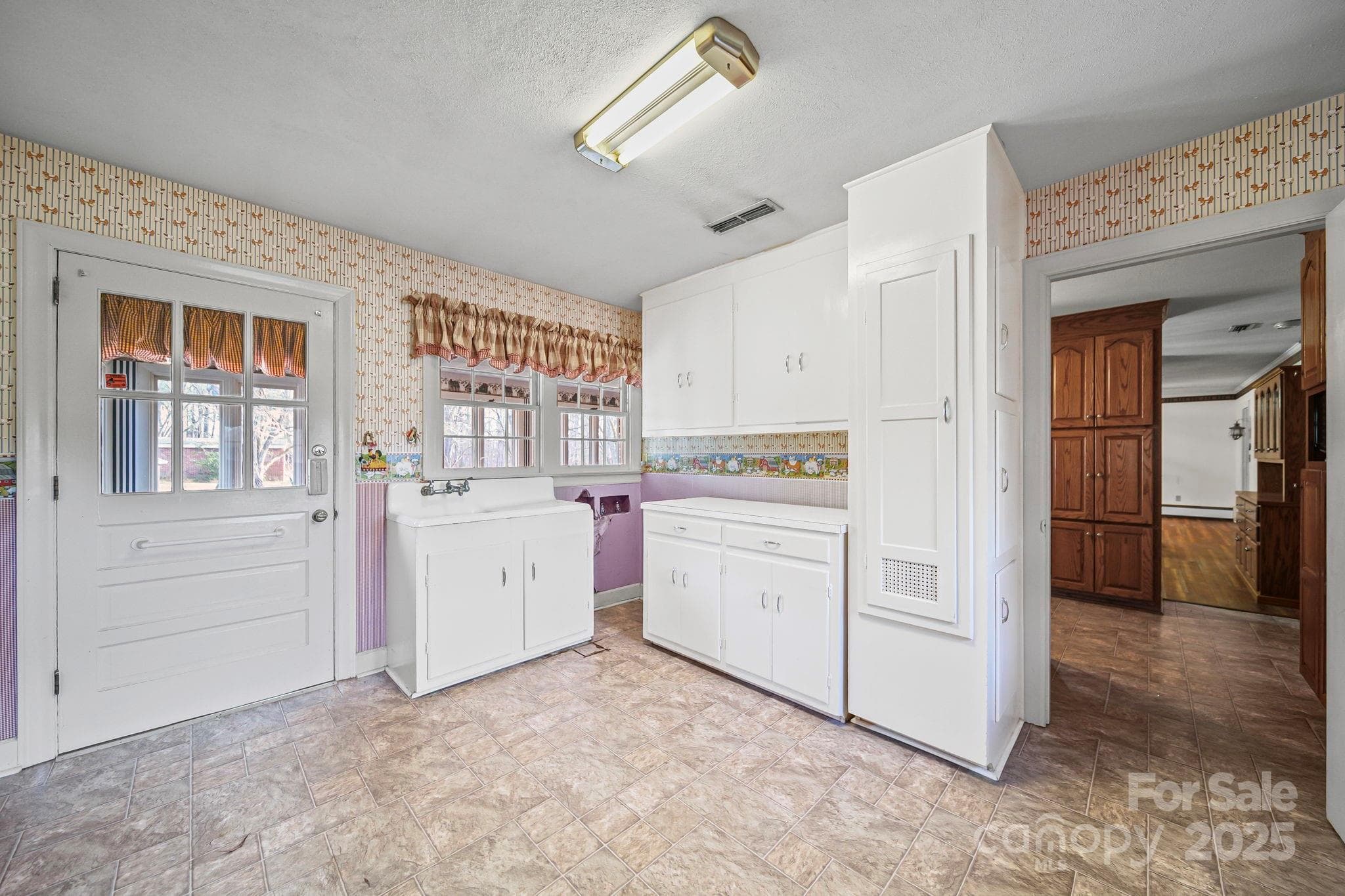 Single Family Residence at 1223 Walker Road, Mount Pleasant, photo 13 of 48