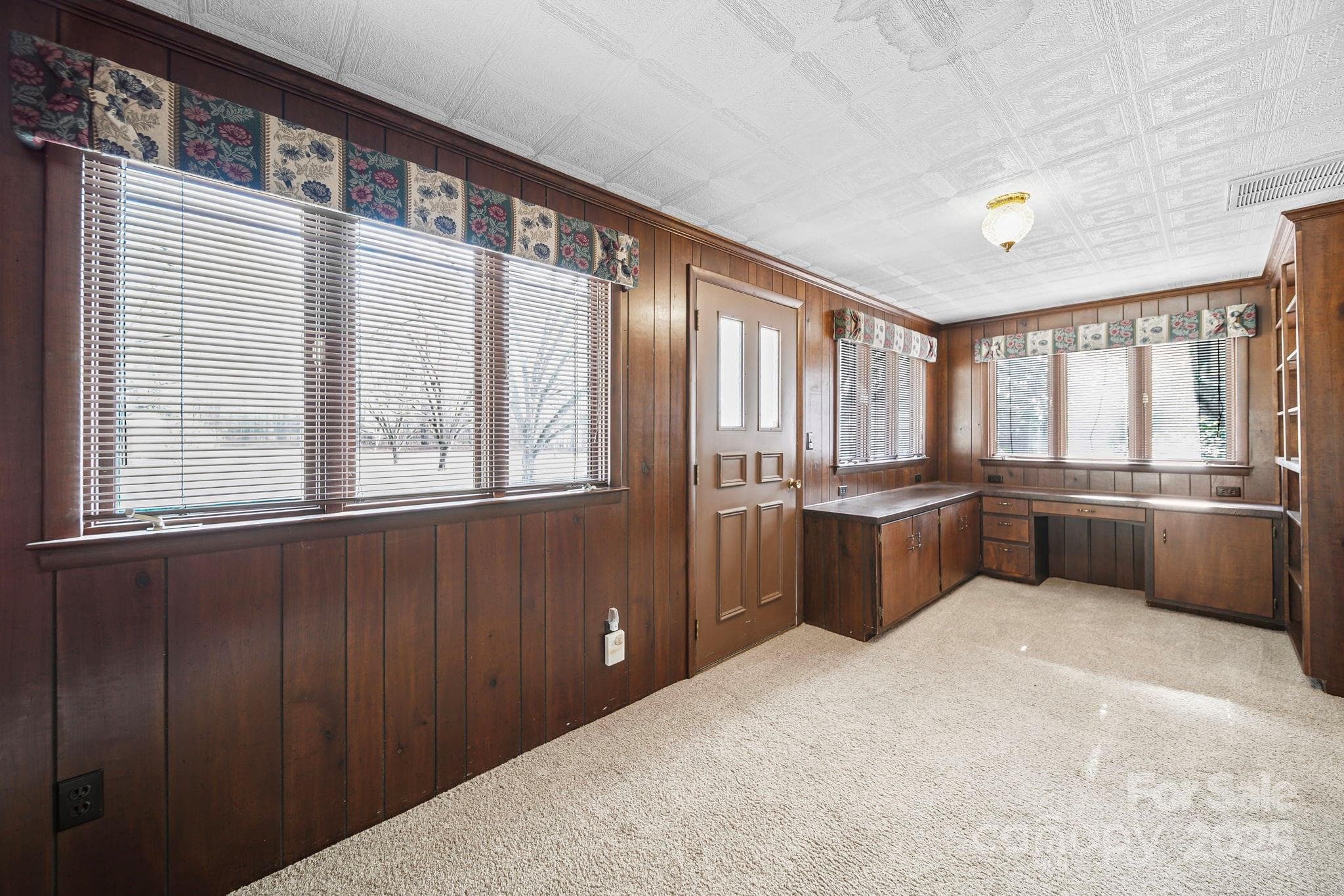 Single Family Residence at 1223 Walker Road, Mount Pleasant, photo 19 of 48
