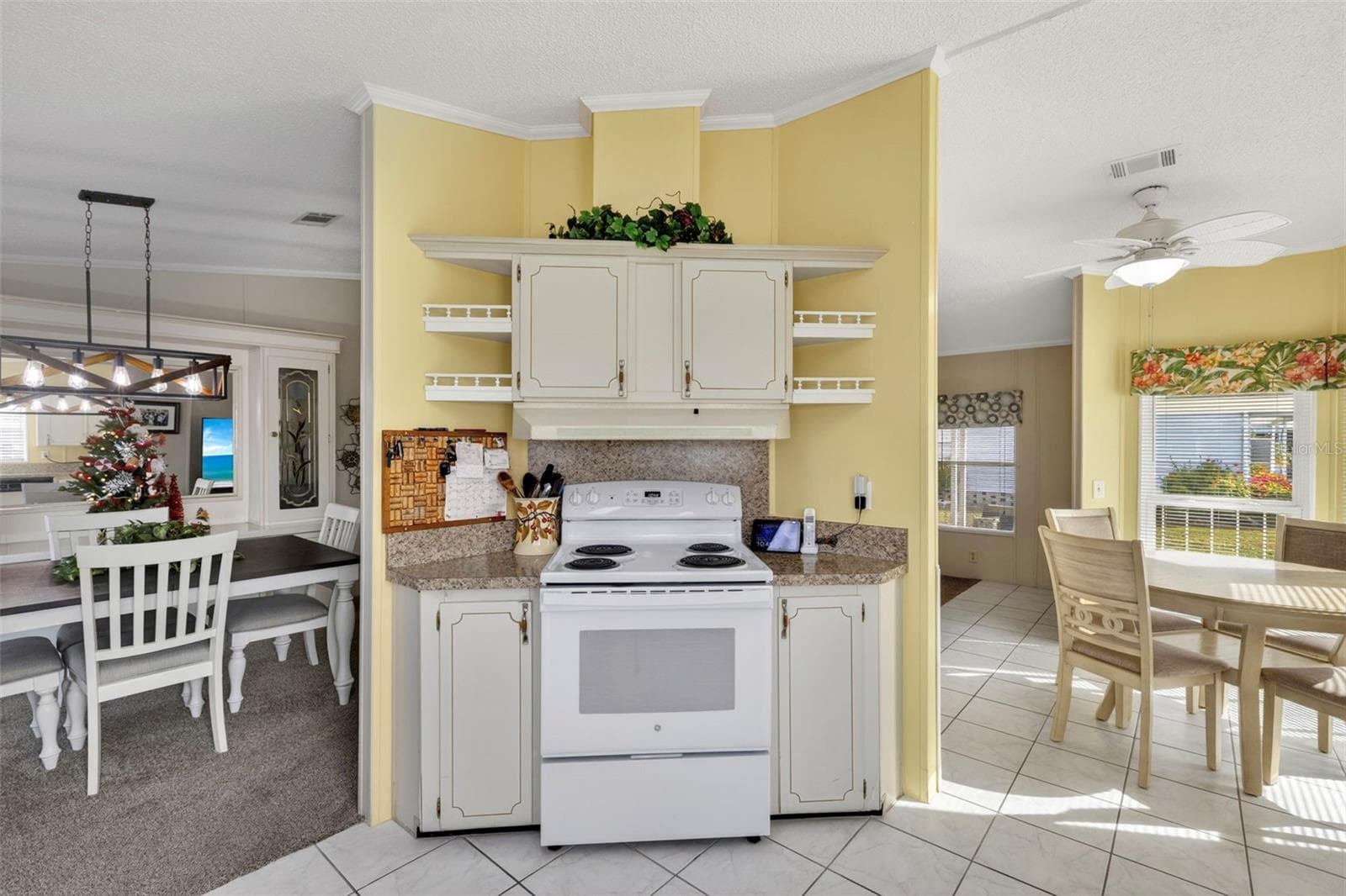 Manufactured Home at 512 LA PLAYA CIR, NORTH PORT, photo 10 of 77