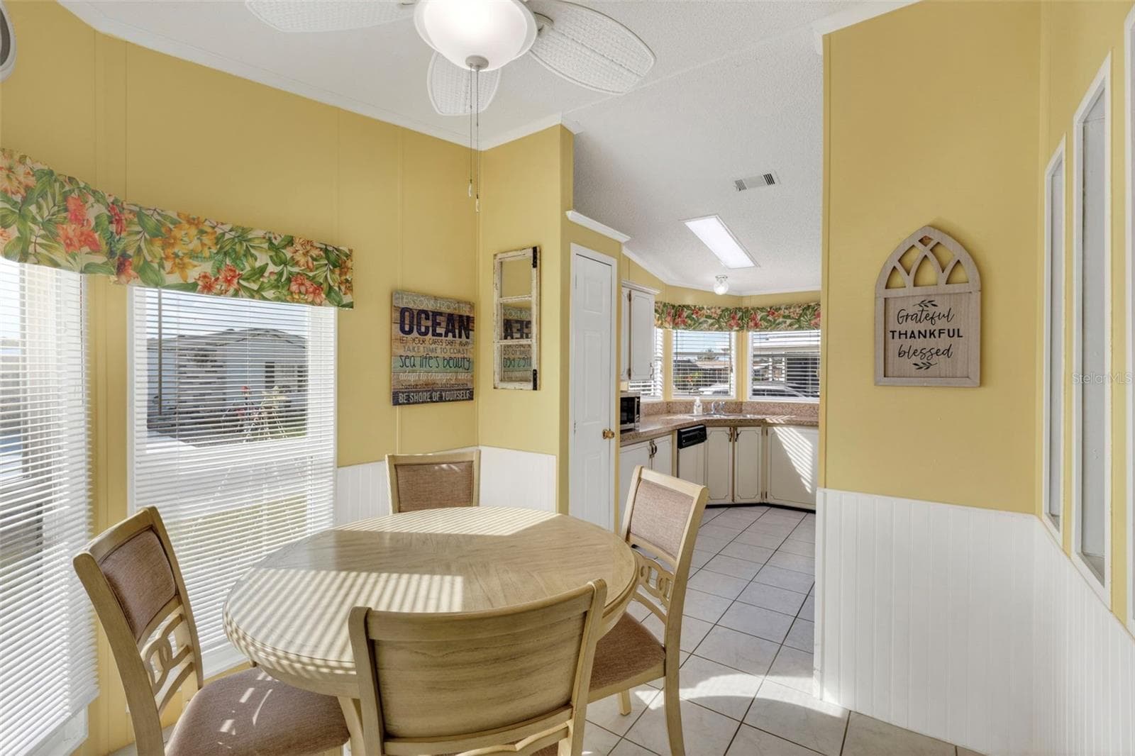 Manufactured Home at 512 LA PLAYA CIR, NORTH PORT, photo 11 of 77