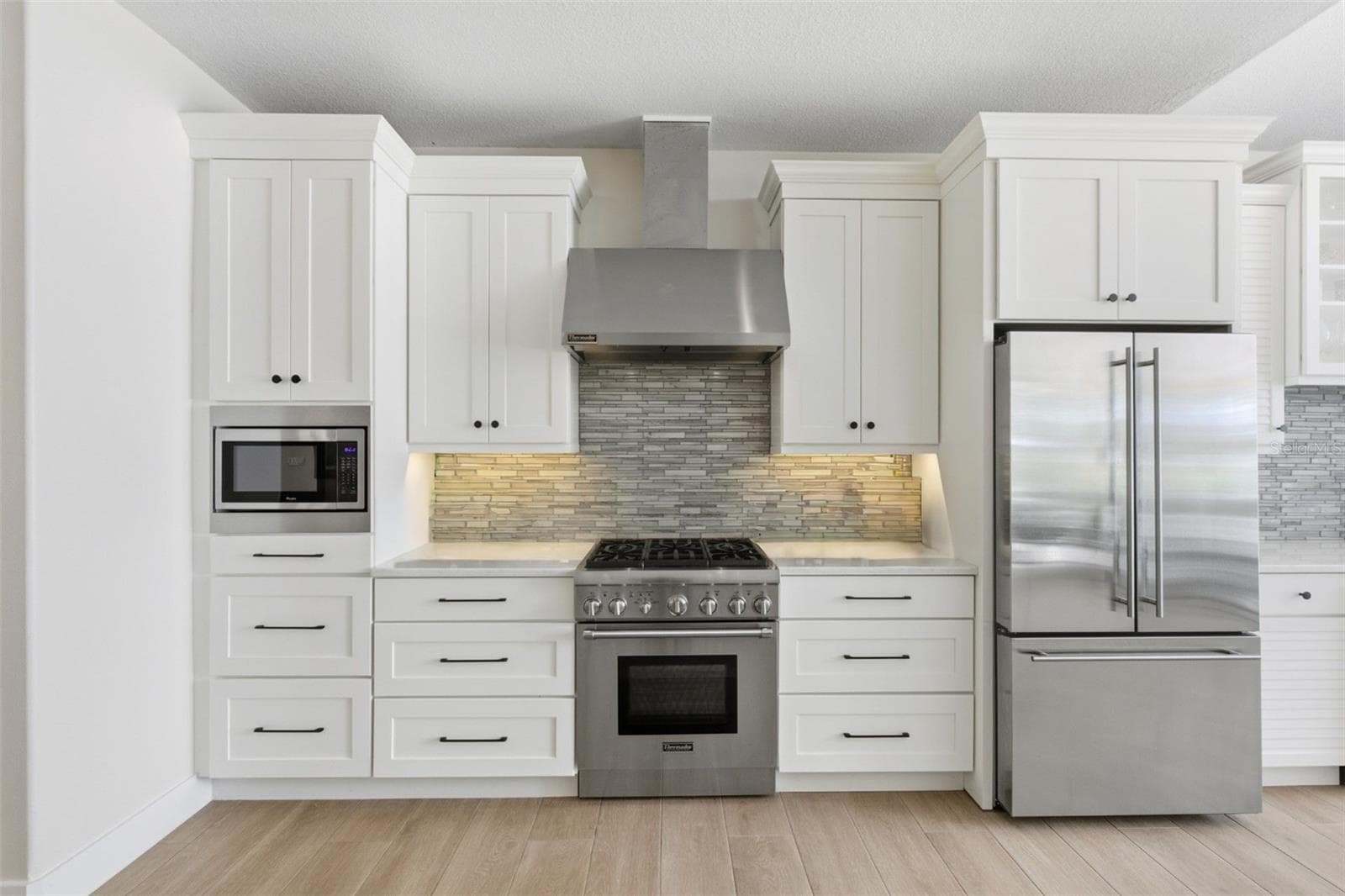 Thermador Appliances - 4733 CHULUOTA RD, ORLANDO