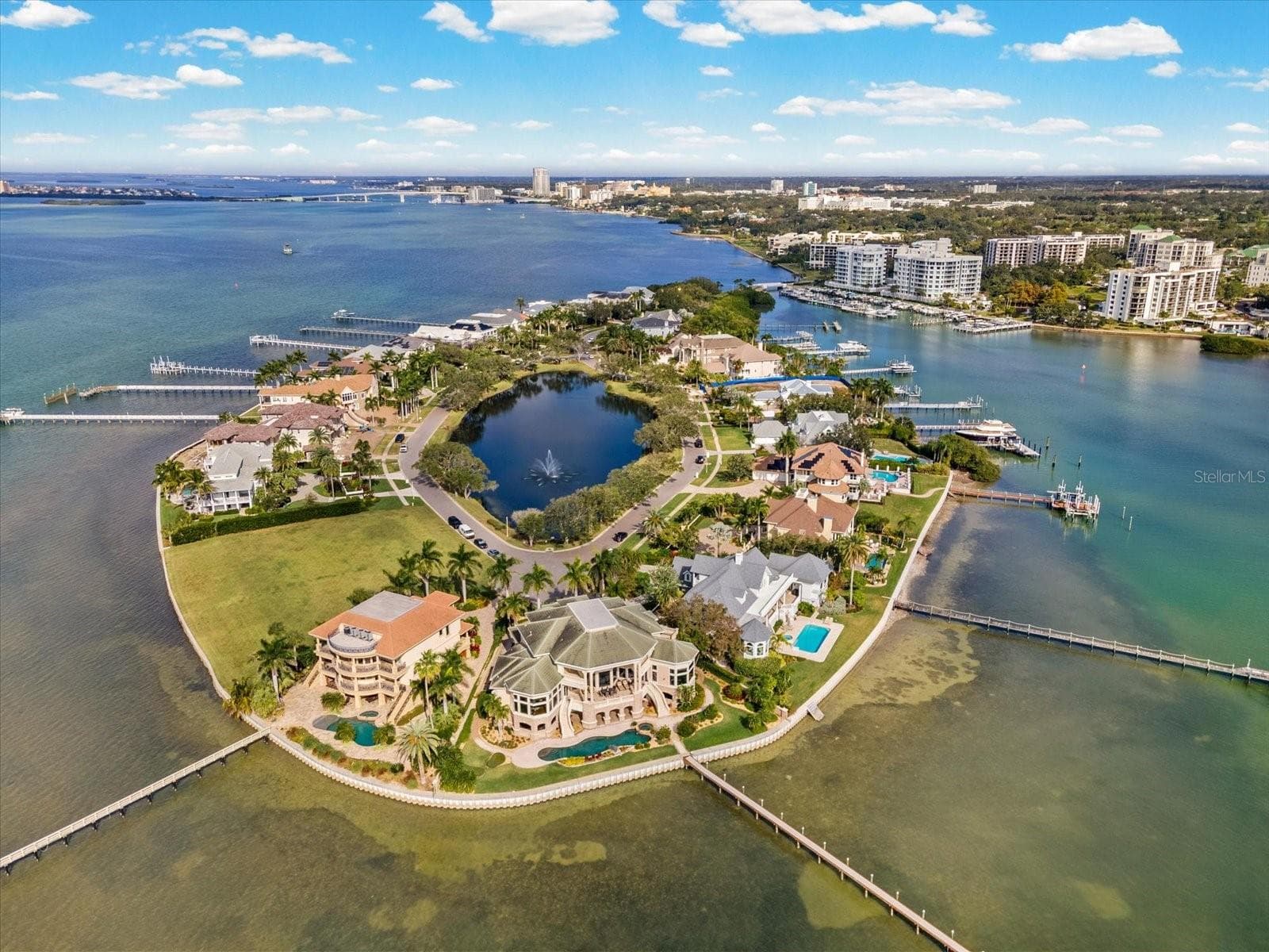 PRIVATE ISLAND - 429 ST ANDREWS DR, BELLEAIR