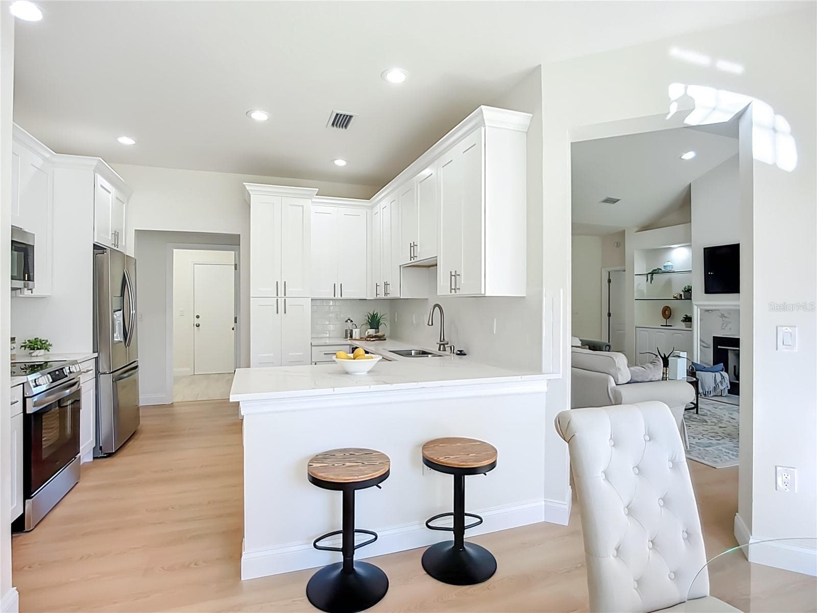 Single Family Residence at 2960 SANDRINGHAM PL, SARASOTA, photo 6 of 45