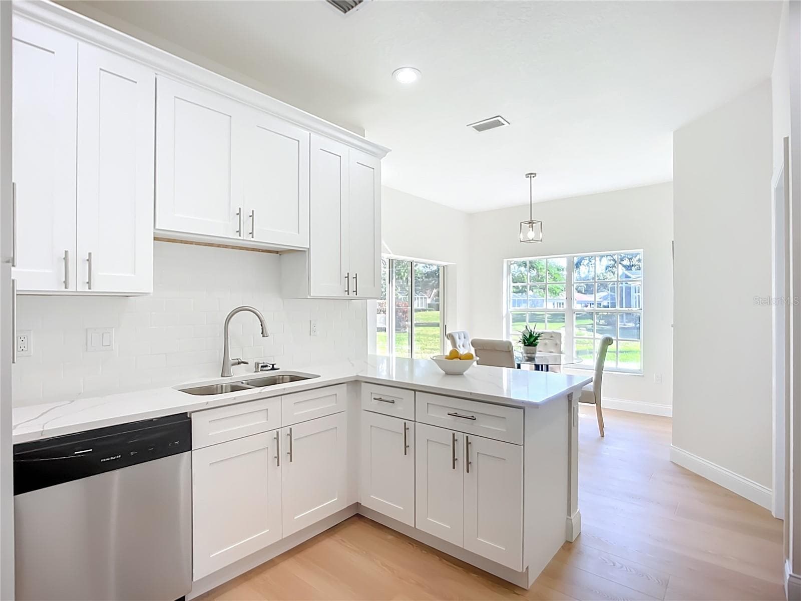 Single Family Residence at 2960 SANDRINGHAM PL, SARASOTA, photo 9 of 45