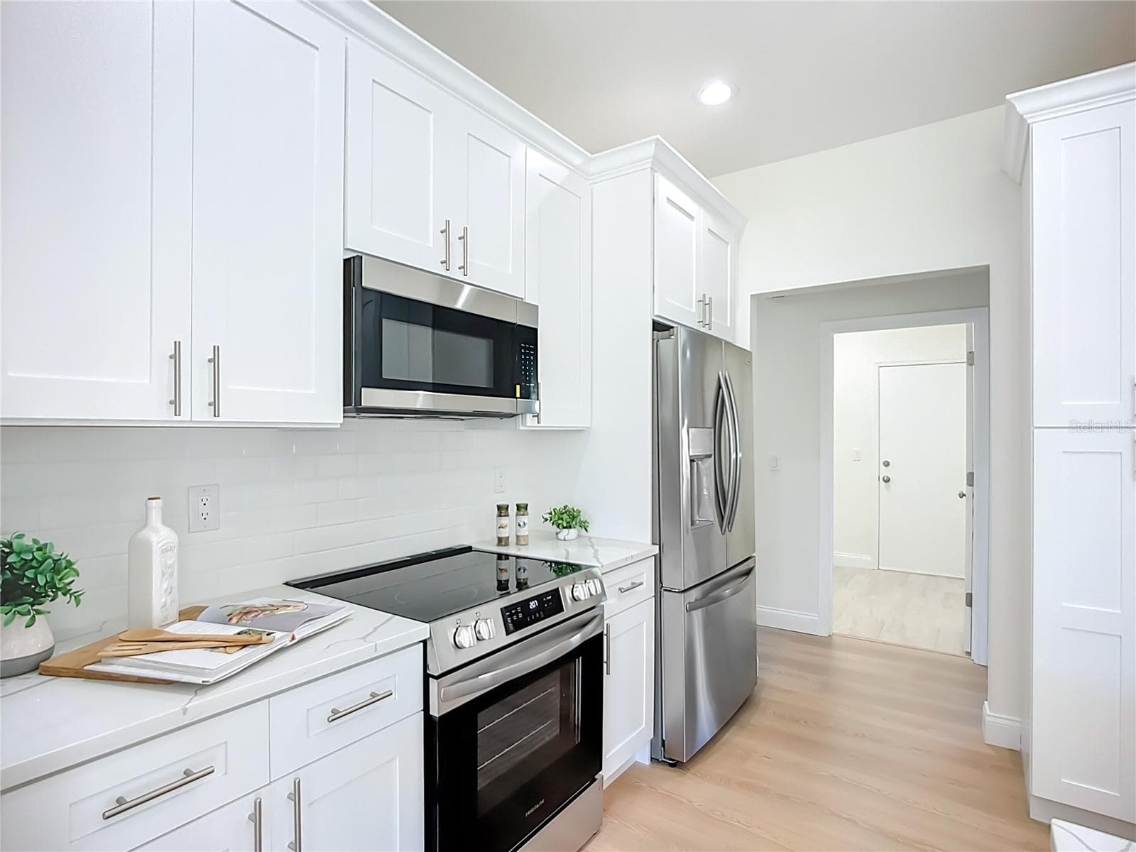 Single Family Residence at 2960 SANDRINGHAM PL, SARASOTA, photo 10 of 45