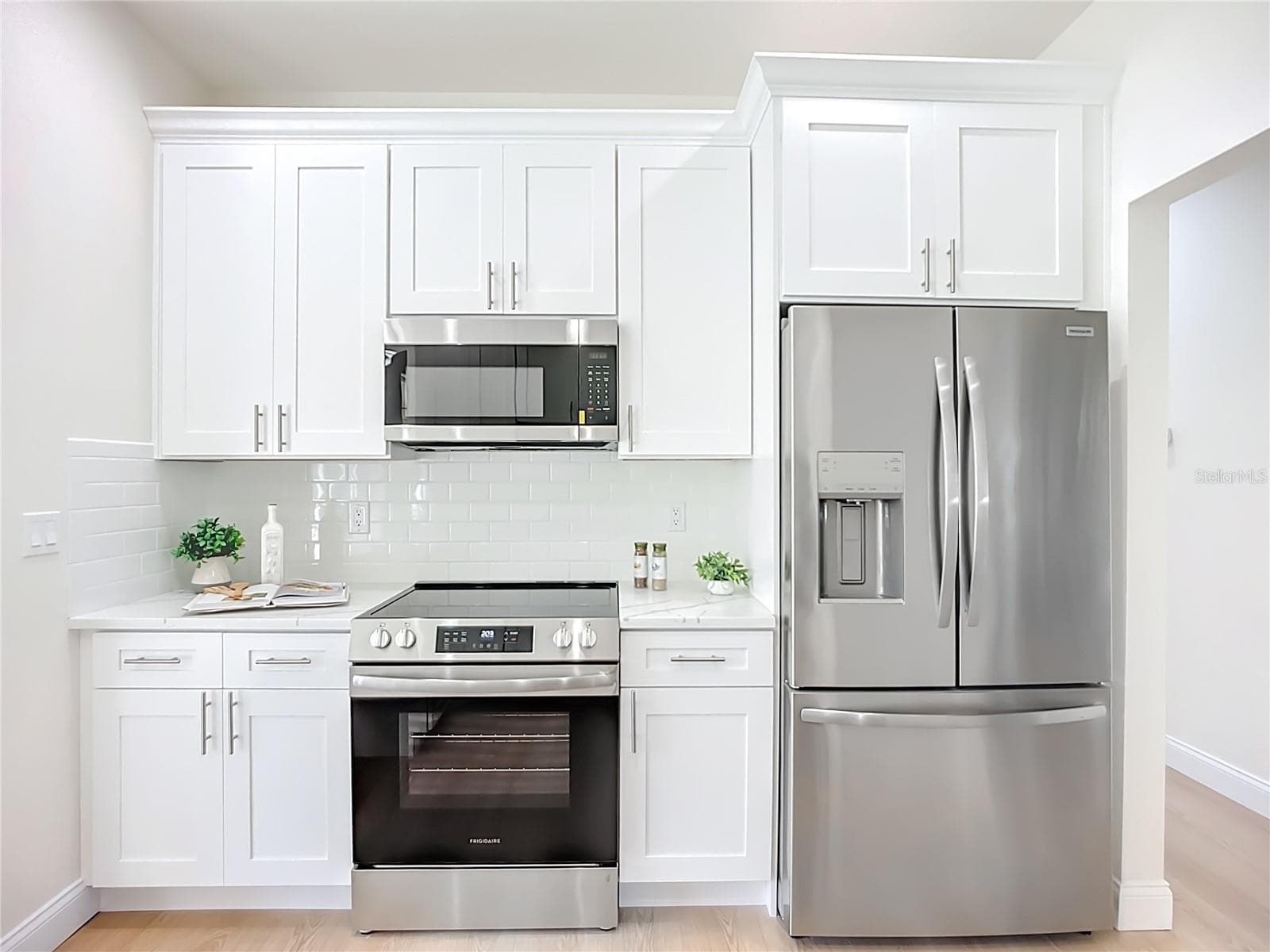 Single Family Residence at 2960 SANDRINGHAM PL, SARASOTA, photo 11 of 45