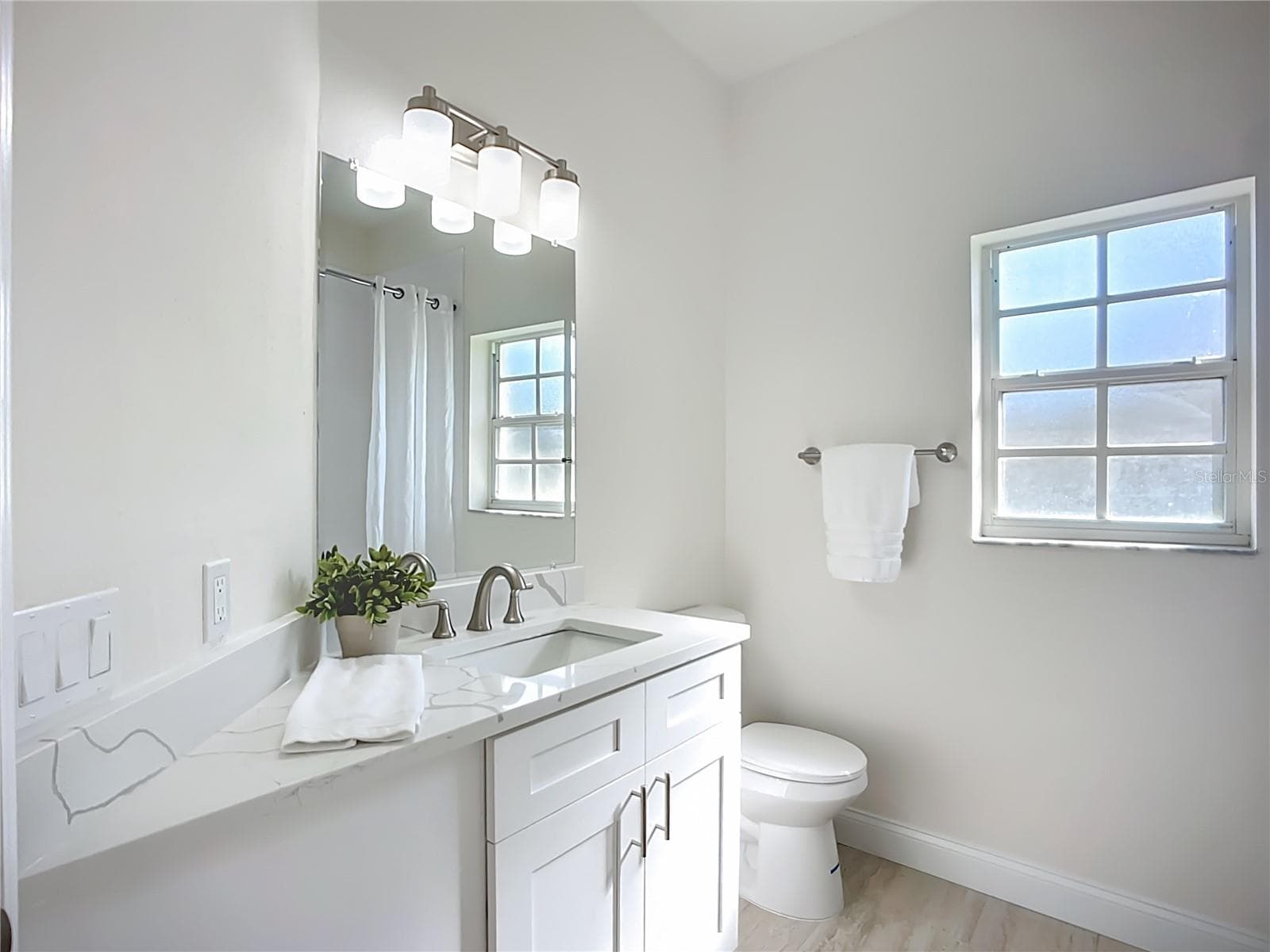 Single Family Residence at 2960 SANDRINGHAM PL, SARASOTA, photo 22 of 45