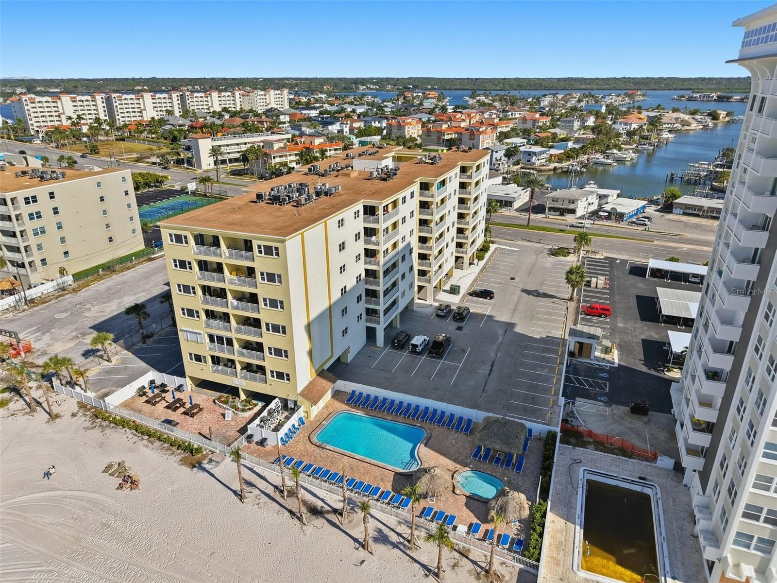 Direct beach front unit. - 17450 GULF BLVD #104, REDINGTON SHORES