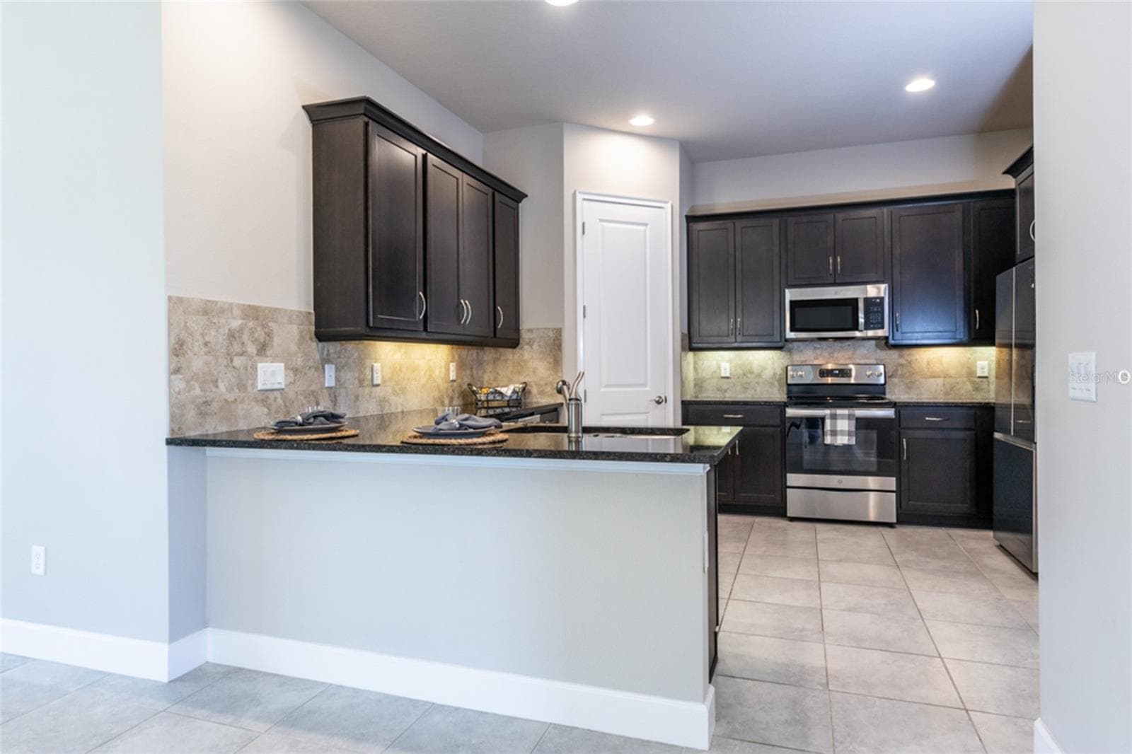 Pull up a chair and enjoy - 3 NEWHAVEN LN, ORMOND BEACH