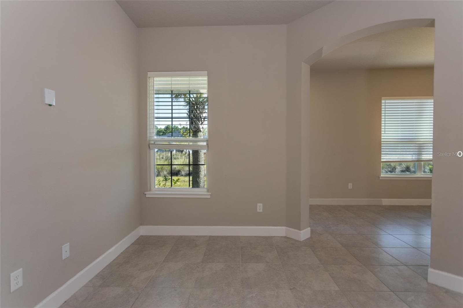 Flex room located at front of house, perfect for home office, craft room, playroom, etc. - 3 NEWHAVEN LN, ORMOND BEACH