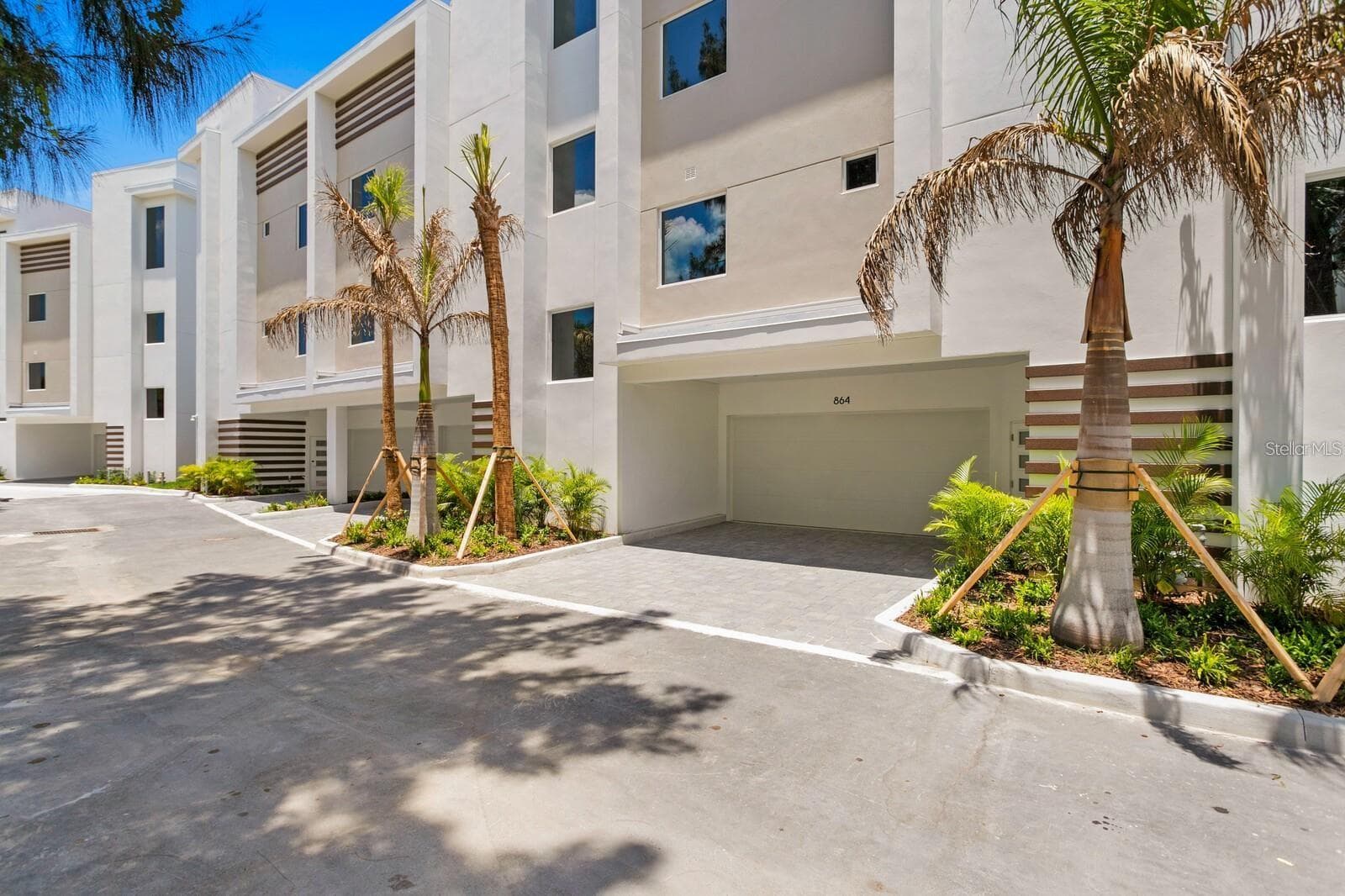864 N OSCEOLA AVE