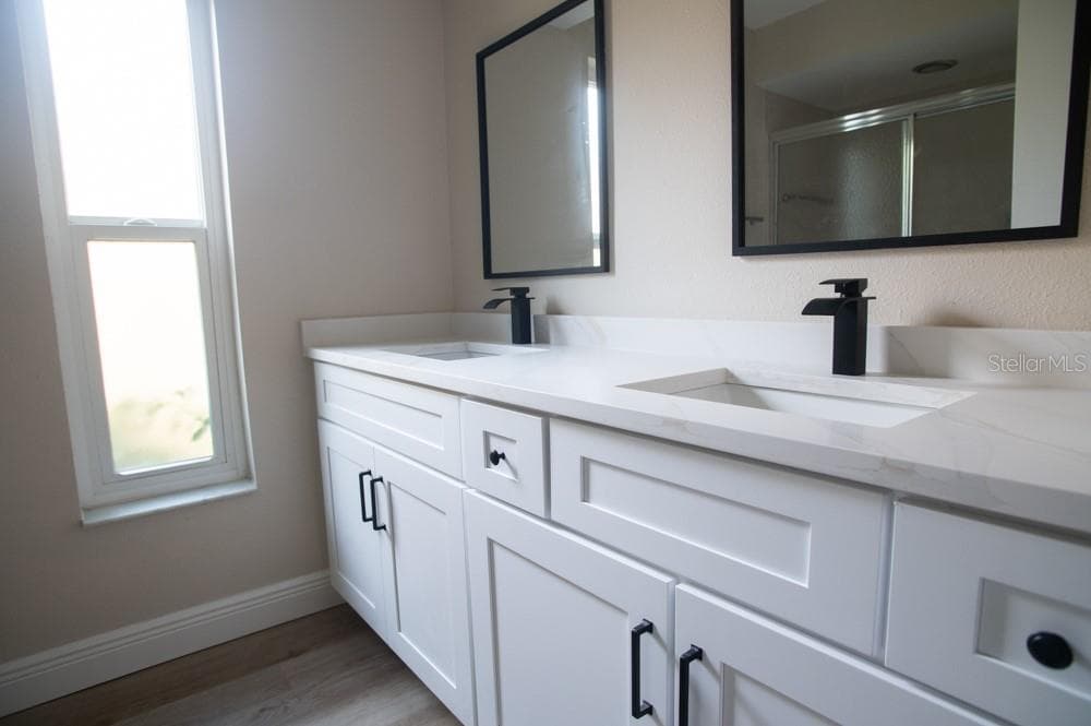 primary bathroom - 1350 GLENGARRY DR, PALM HARBOR