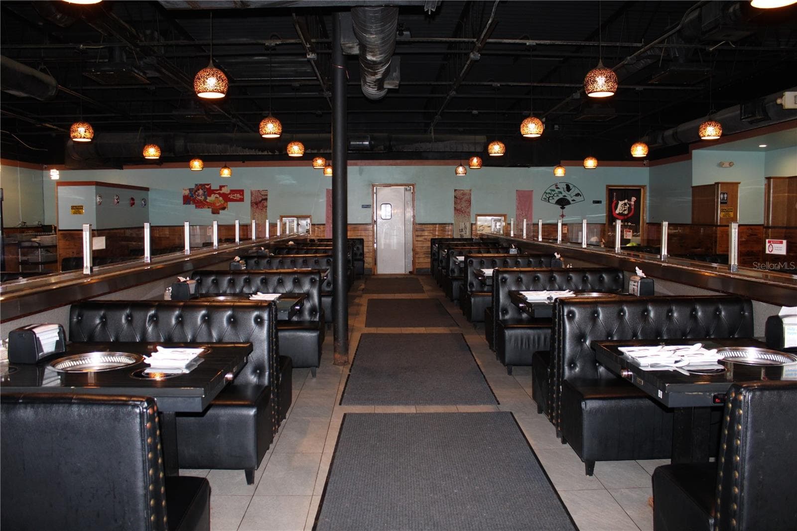 Restaurant at COMMERCIAL WAY, SPRING HILL, photo 6 of 23