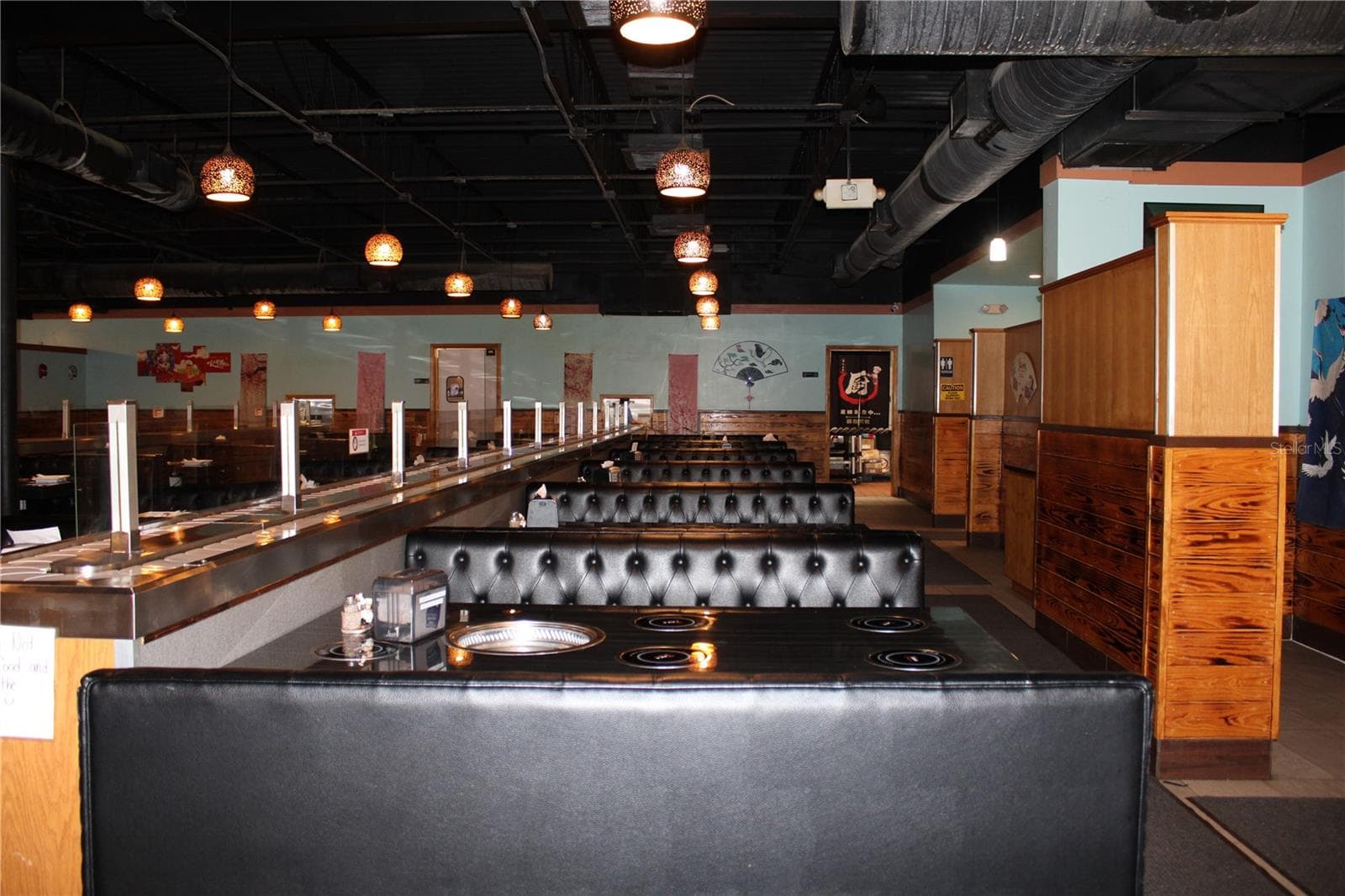 Restaurant at COMMERCIAL WAY, SPRING HILL, photo 7 of 23