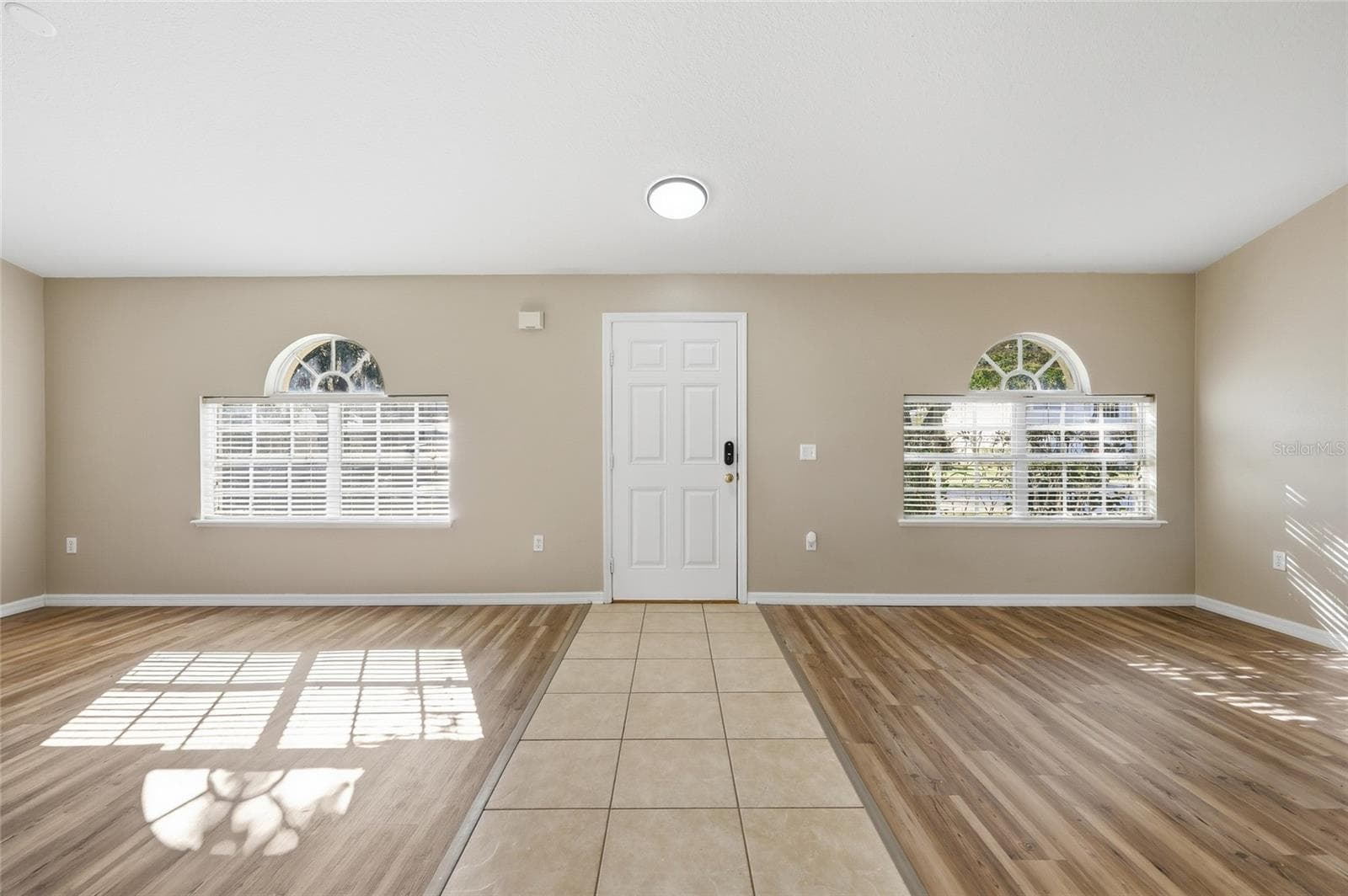 Single Family Residence at 539 GRANITE CIR, CHULUOTA, photo 9 of 58