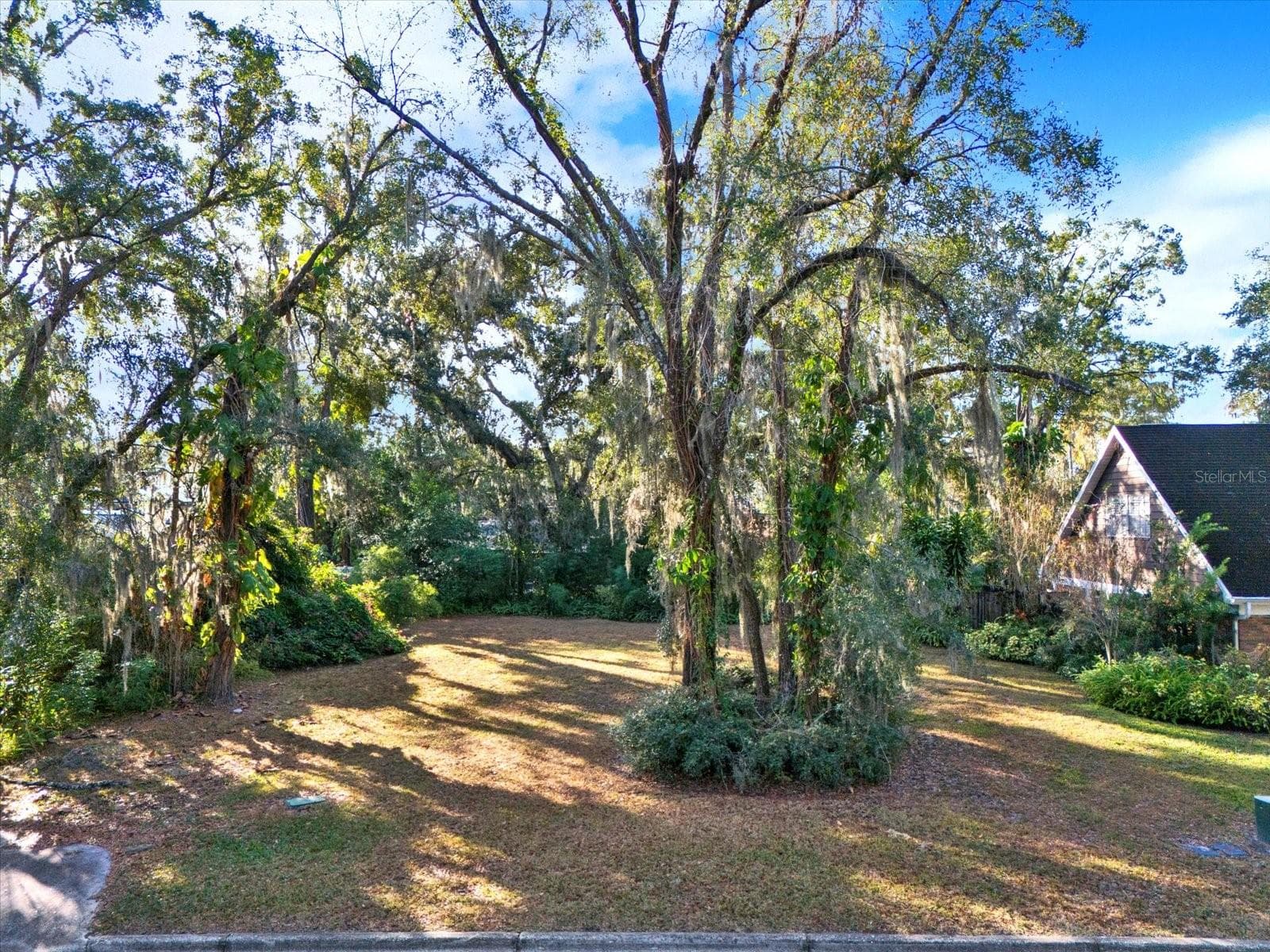 1113 N RIVERHILLS DR