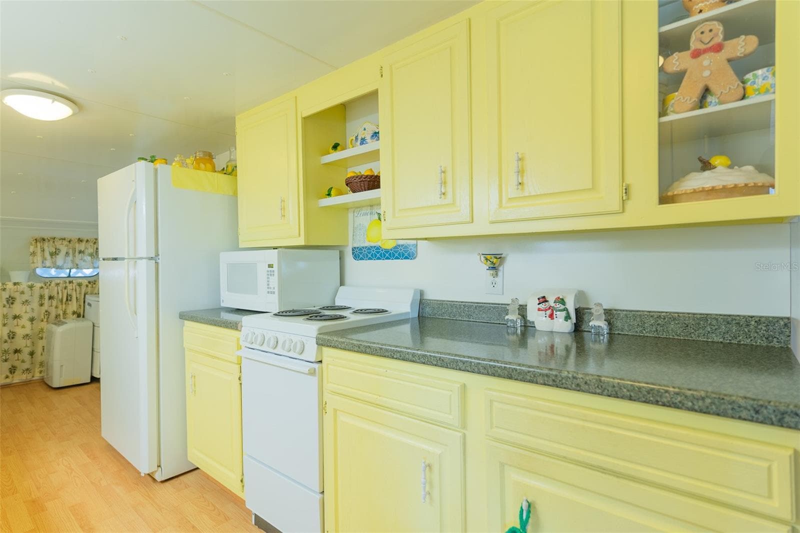 Mobile Home at 28 BASIN ST, LORIDA, photo 7 of 28