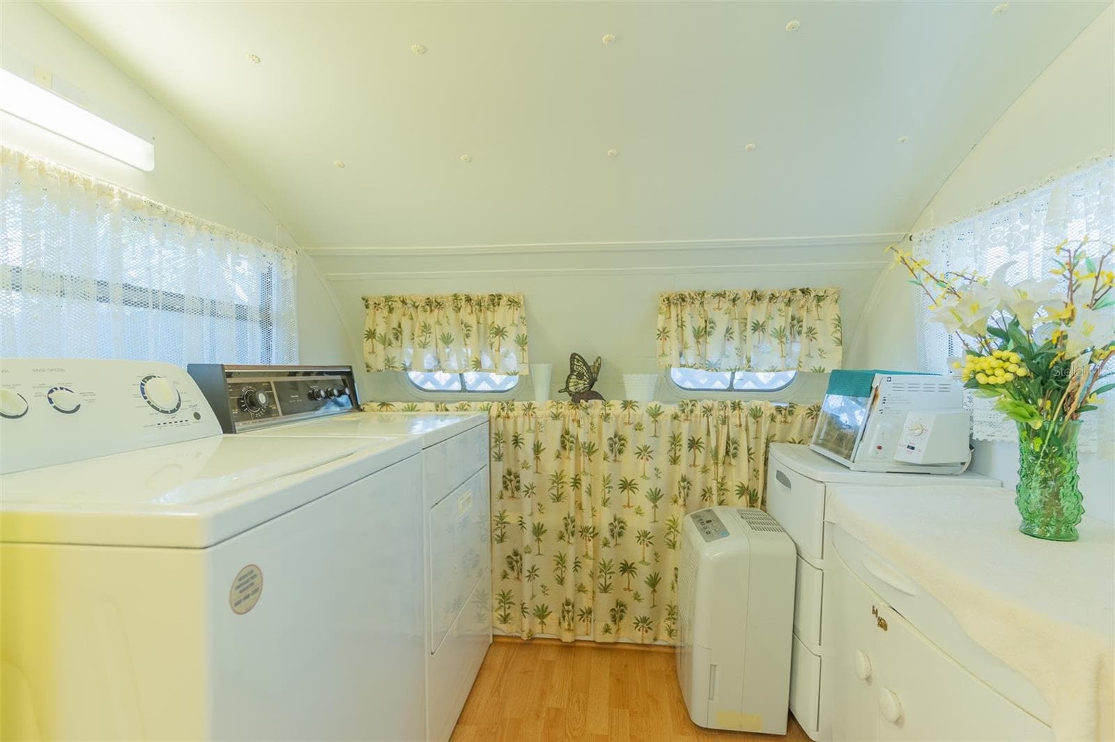 Mobile Home at 28 BASIN ST, LORIDA, photo 9 of 28