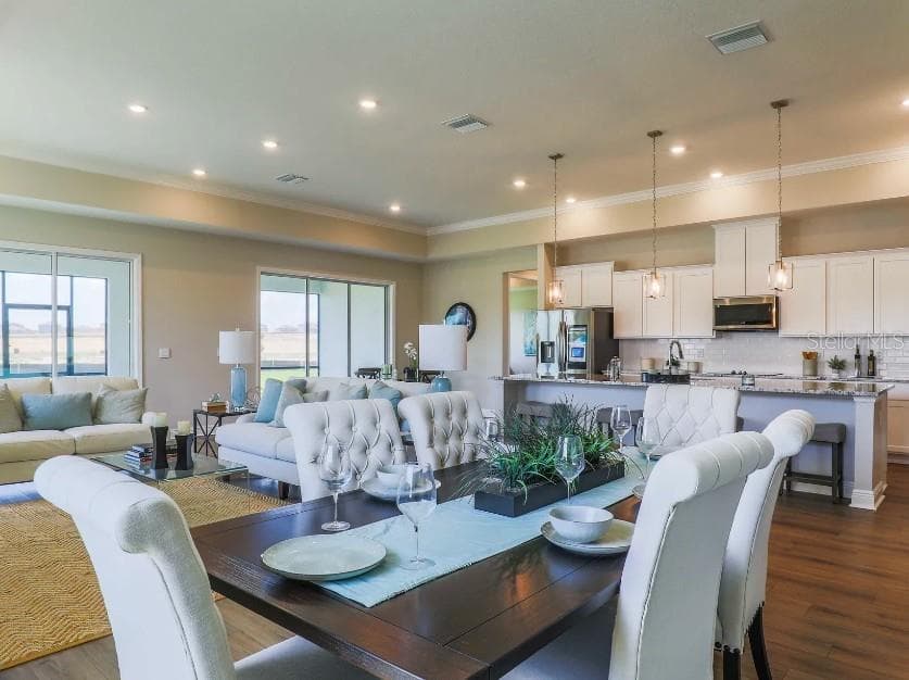 Model home - actual features may vary. - 930 BUCKEYE DR, LADY LAKE