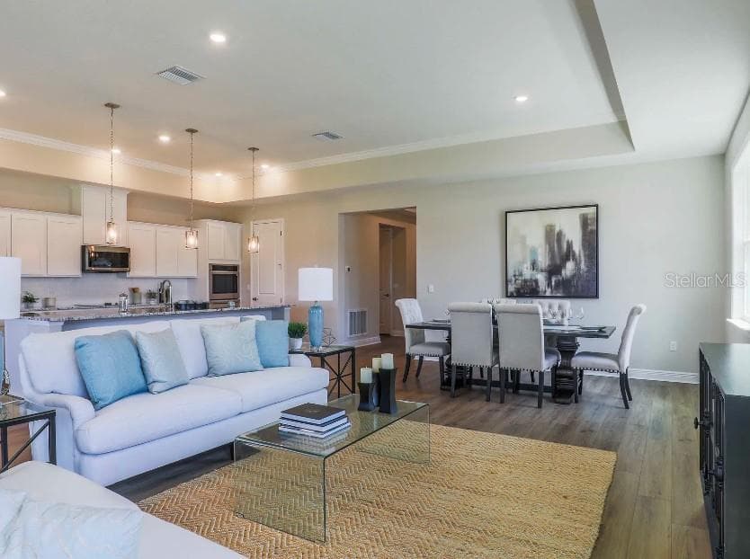 Model home - actual features may vary. - 930 BUCKEYE DR, LADY LAKE