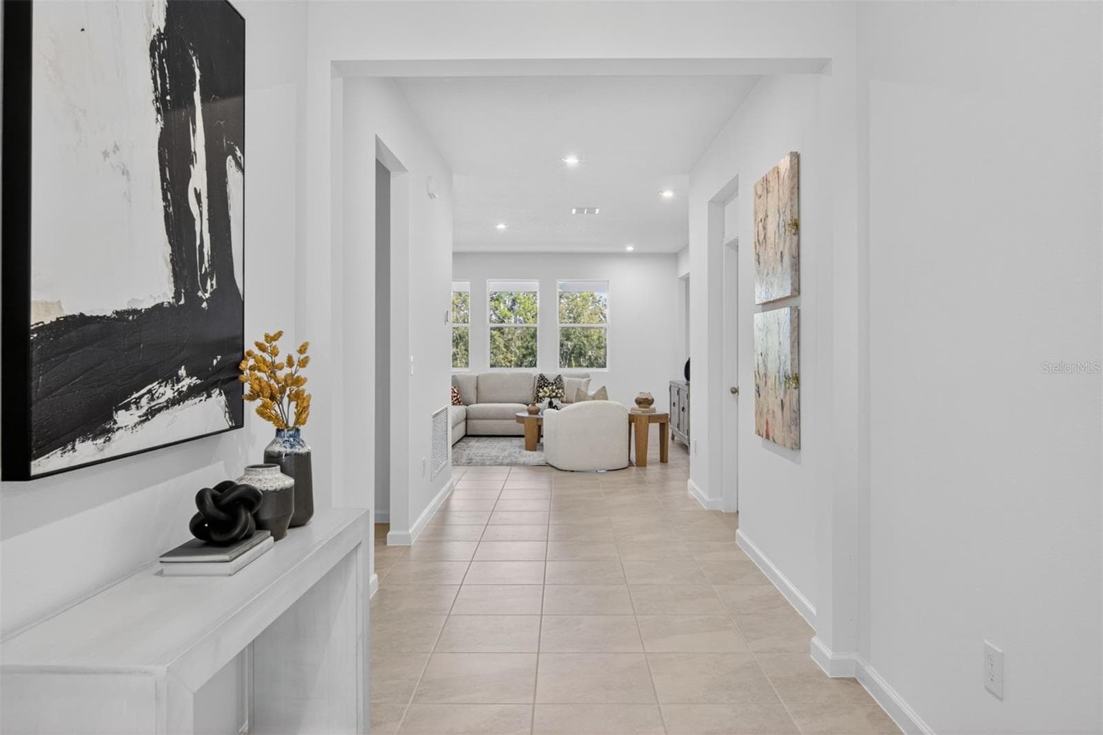 Rainwood Lake Clarke Model Foyer - 336 FREE RANGE DR, GROVELAND