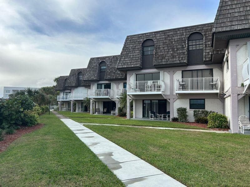 5350 OCEAN BEACH BLVD #210