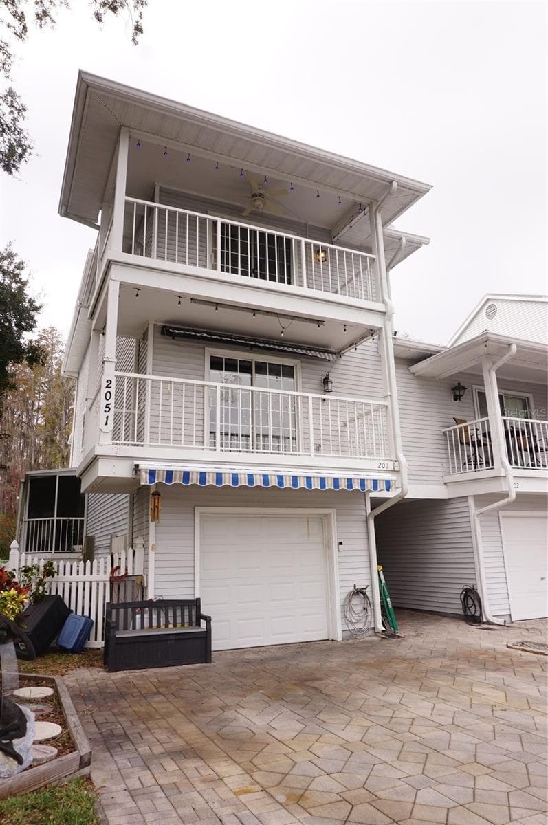 2051 VISTA DEL SOL CIR #201