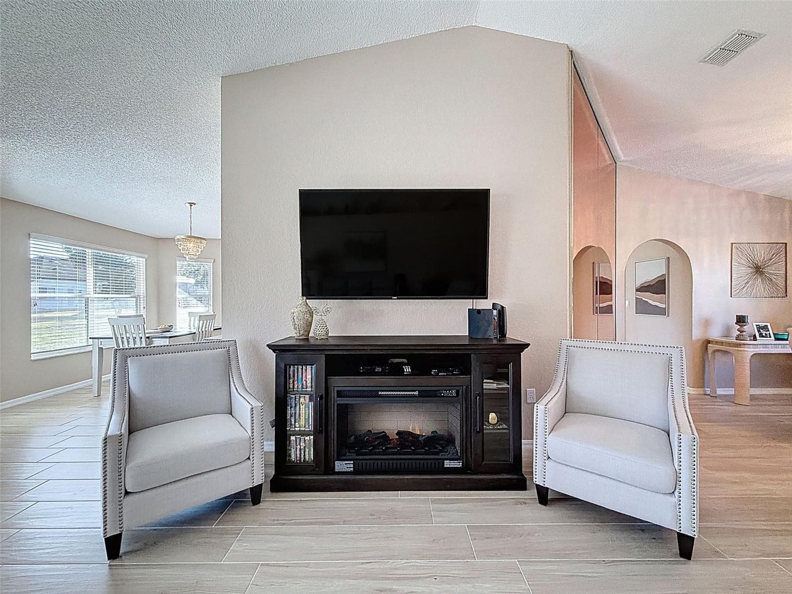 Single Family Residence at 9428 APPLE DUMPLING CT, WEEKI WACHEE, photo 6 of 36