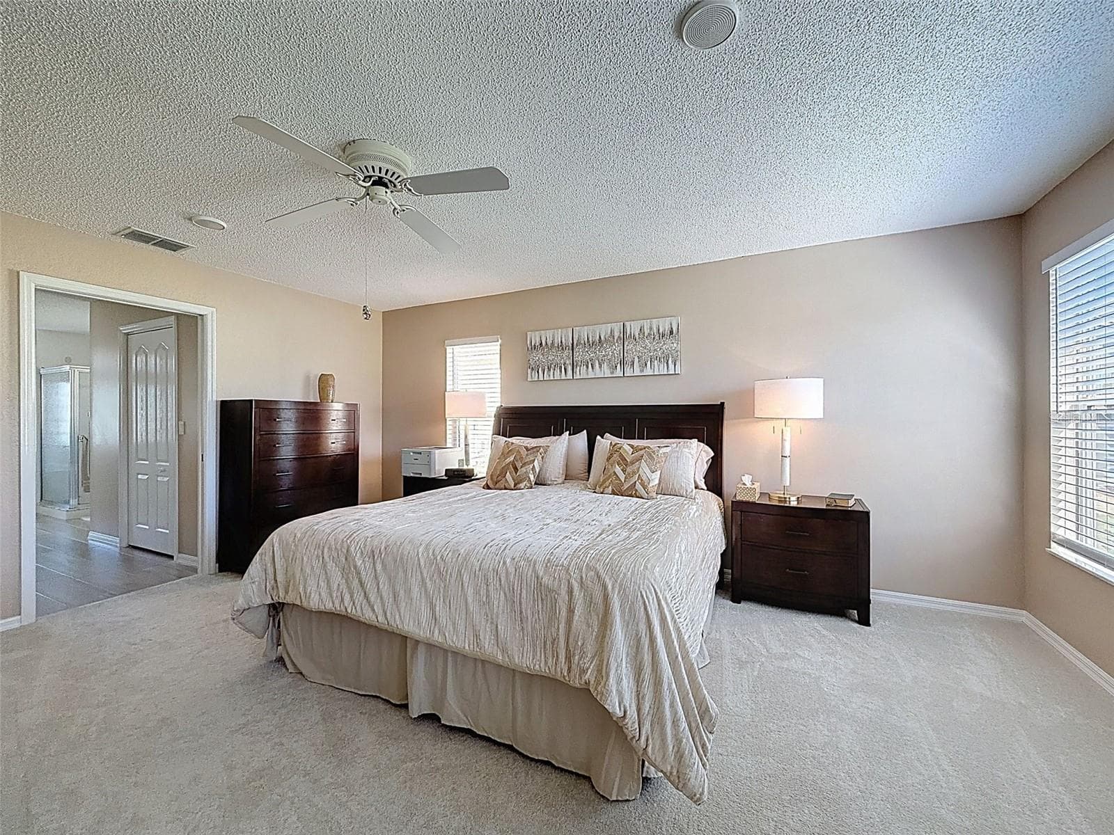 Single Family Residence at 9428 APPLE DUMPLING CT, WEEKI WACHEE, photo 12 of 36