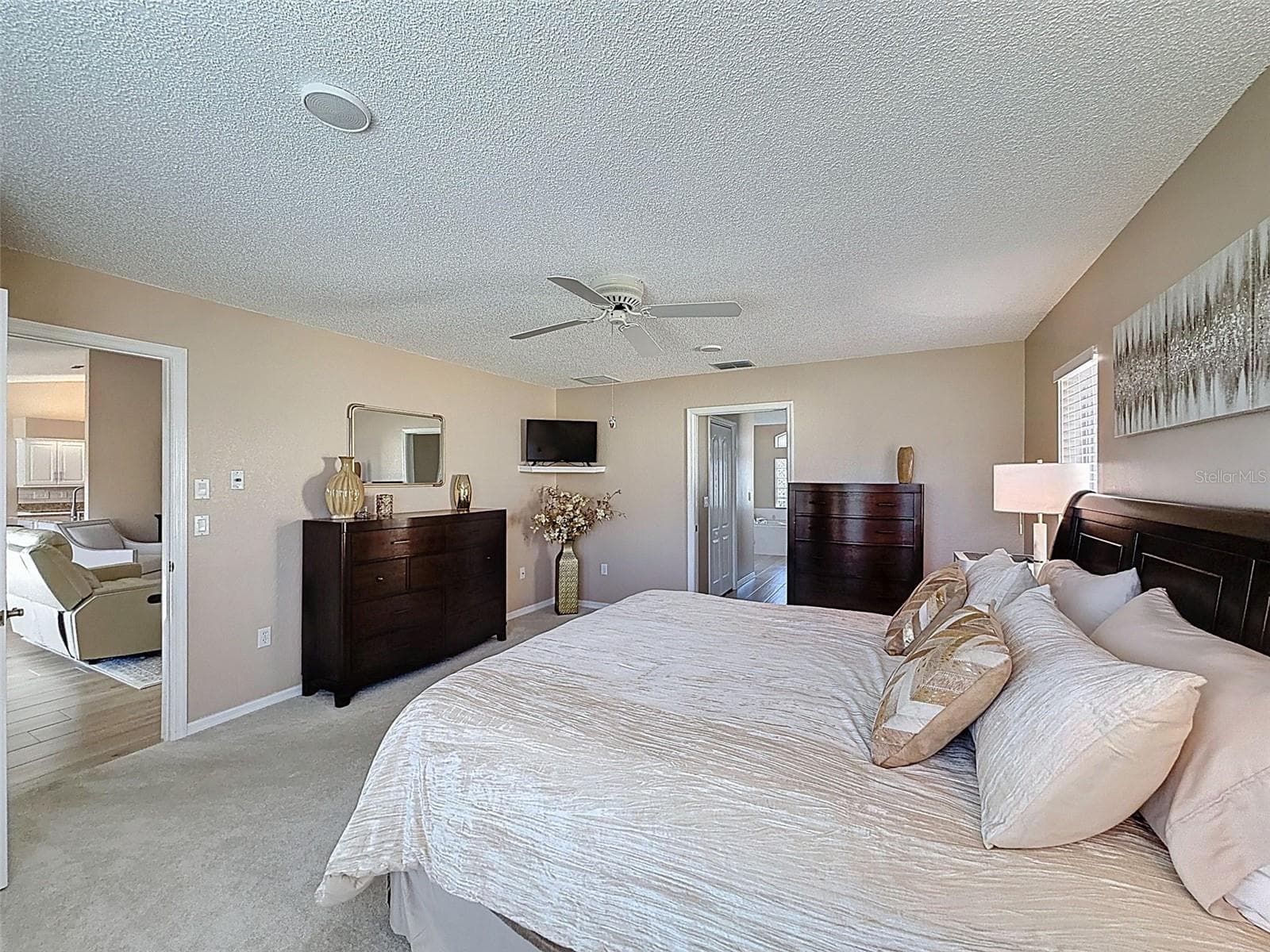 Single Family Residence at 9428 APPLE DUMPLING CT, WEEKI WACHEE, photo 13 of 36