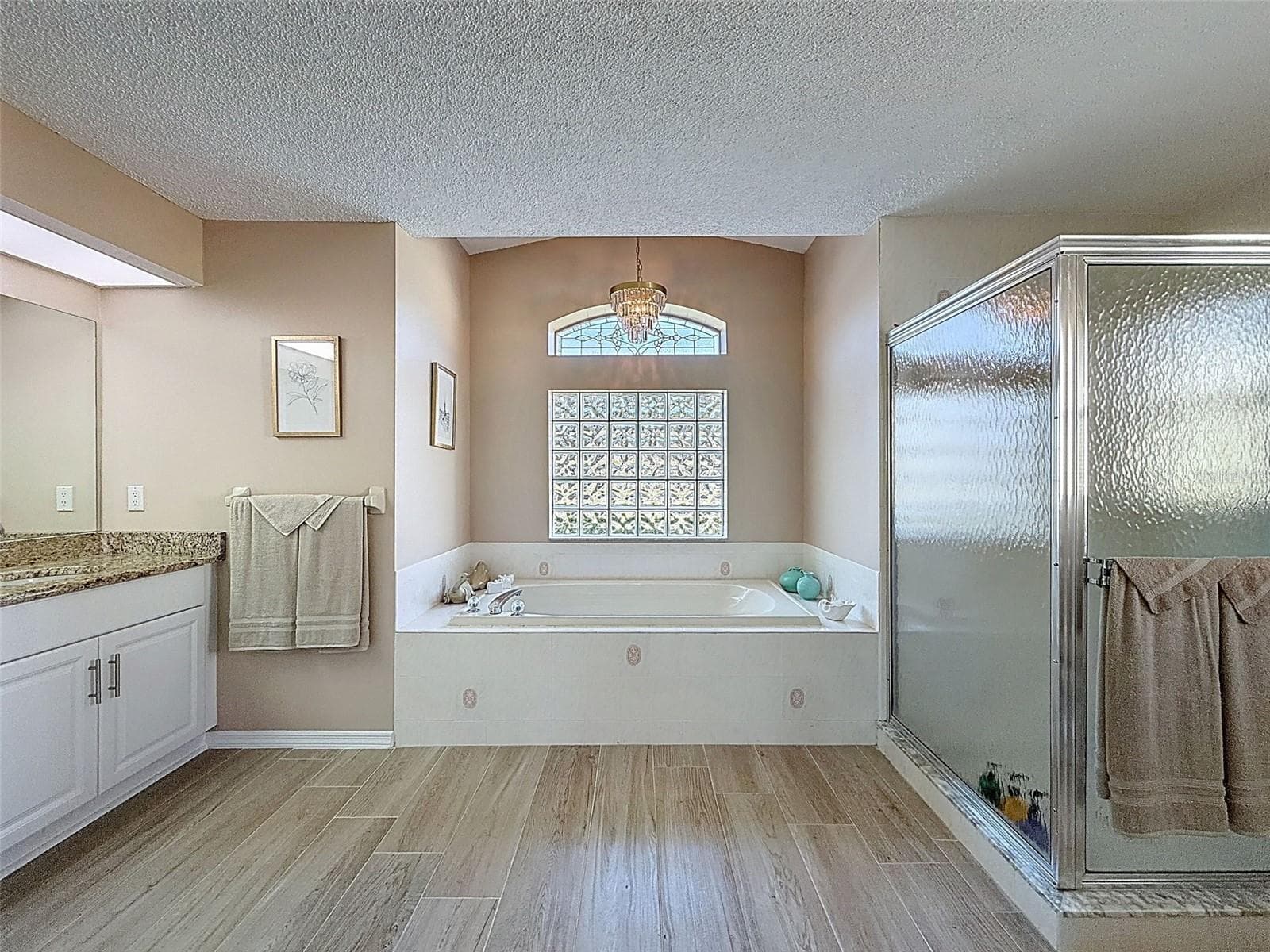 Single Family Residence at 9428 APPLE DUMPLING CT, WEEKI WACHEE, photo 15 of 36