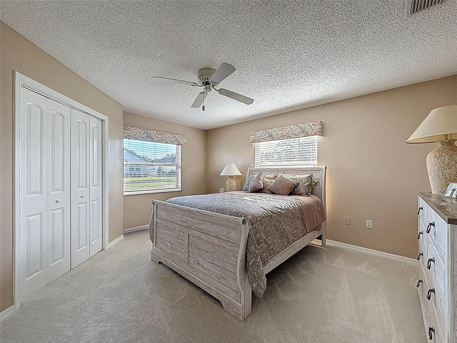 Single Family Residence at 9428 APPLE DUMPLING CT, WEEKI WACHEE, photo 23 of 36
