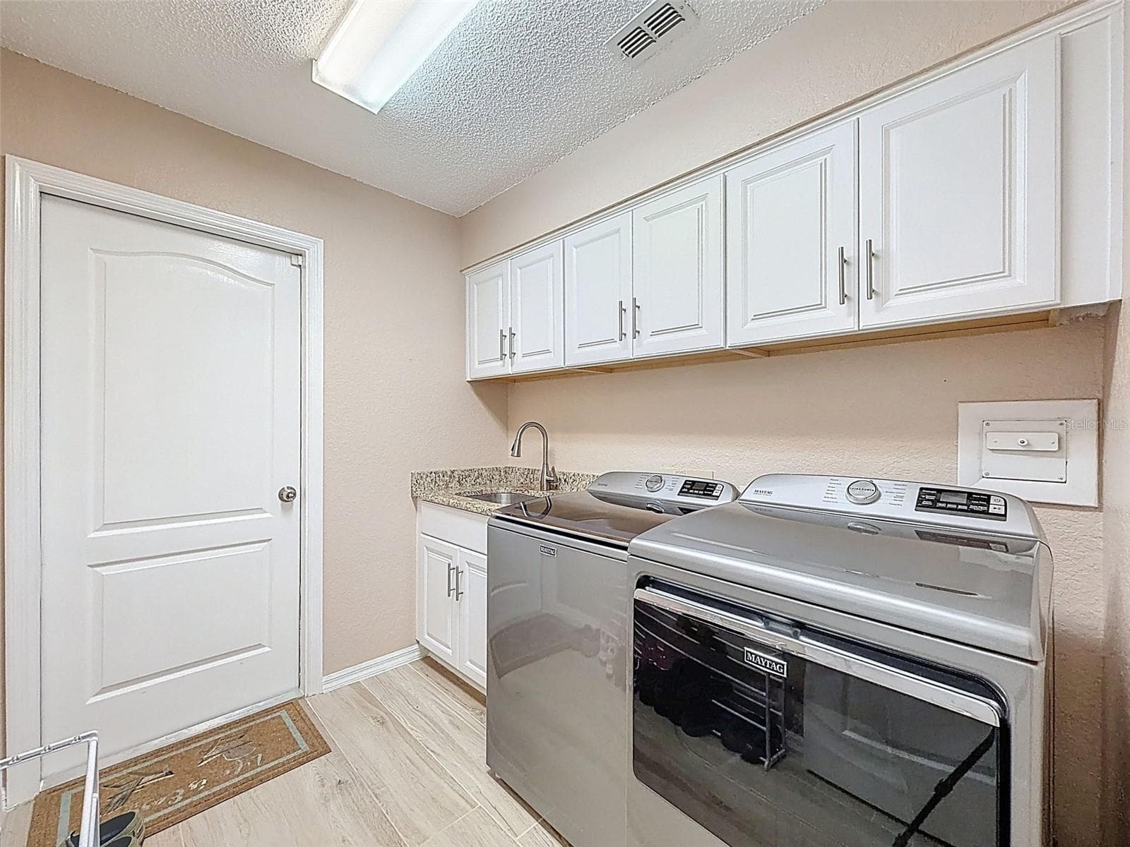Single Family Residence at 9428 APPLE DUMPLING CT, WEEKI WACHEE, photo 26 of 36