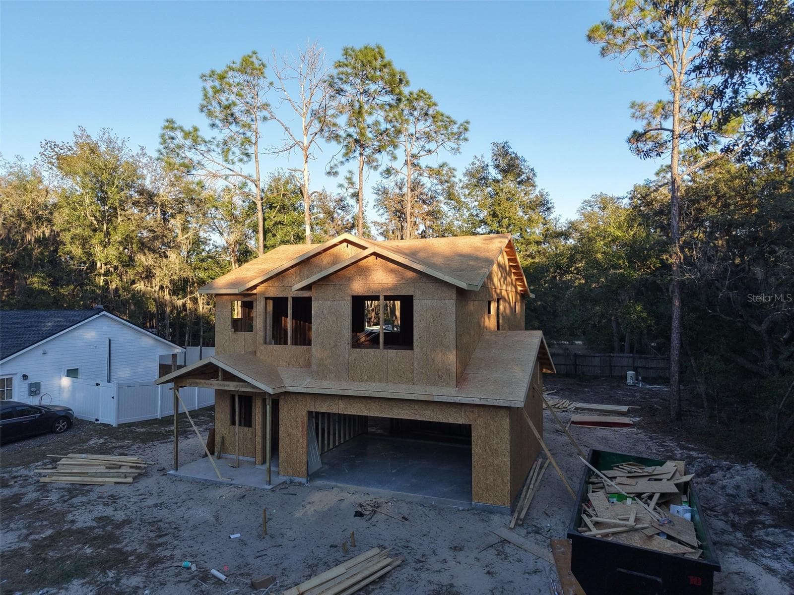 228 DAWN AVE