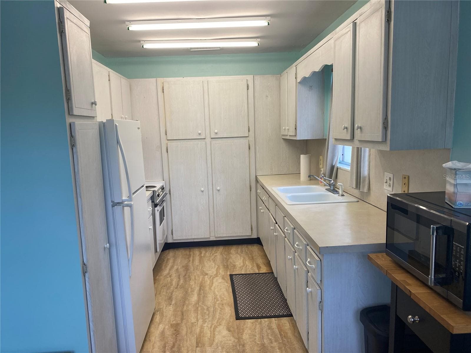 KITCHEN - 11224 82ND AVE #210, SEMINOLE