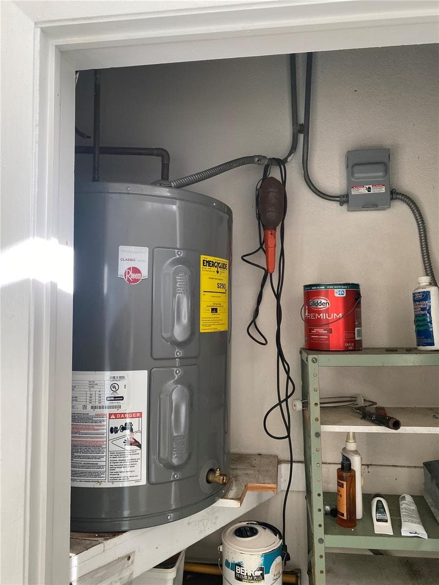 HOT WATER TANK - 11224 82ND AVE #210, SEMINOLE