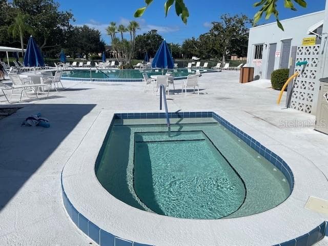 HOT TUB - 11224 82ND AVE #210, SEMINOLE