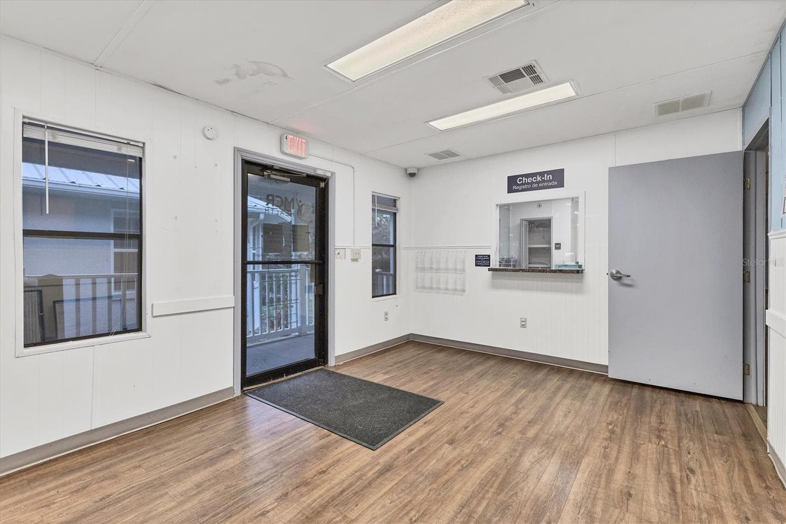 Building 2 reception/ waiting room - 37220 GLENWOOD AVE, MYAKKA CITY