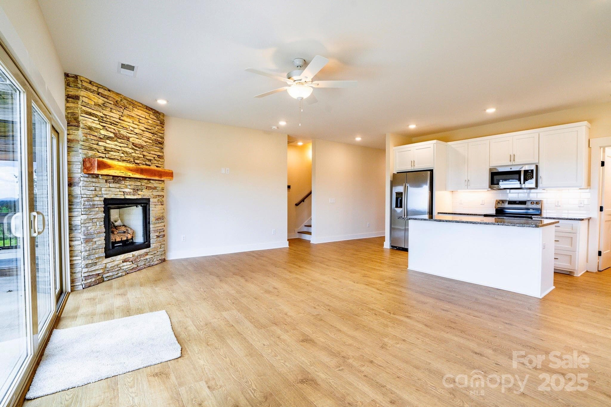 Single Family Residence at 1387 River Club Ridge, Lenoir, photo 6 of 48