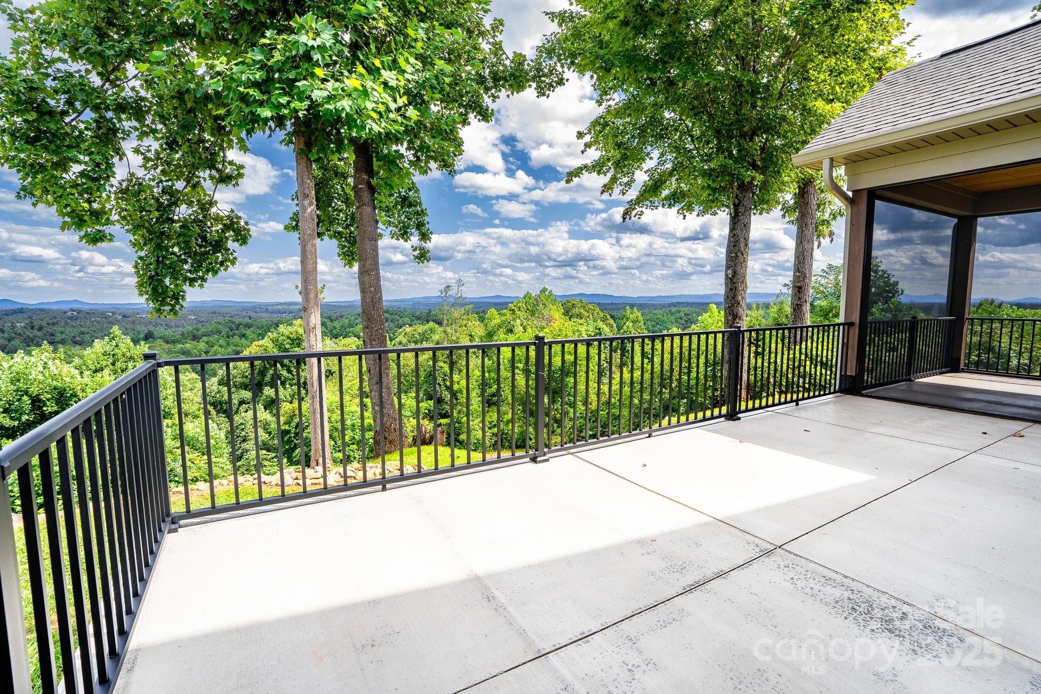 Single Family Residence at 1387 River Club Ridge, Lenoir, photo 13 of 48