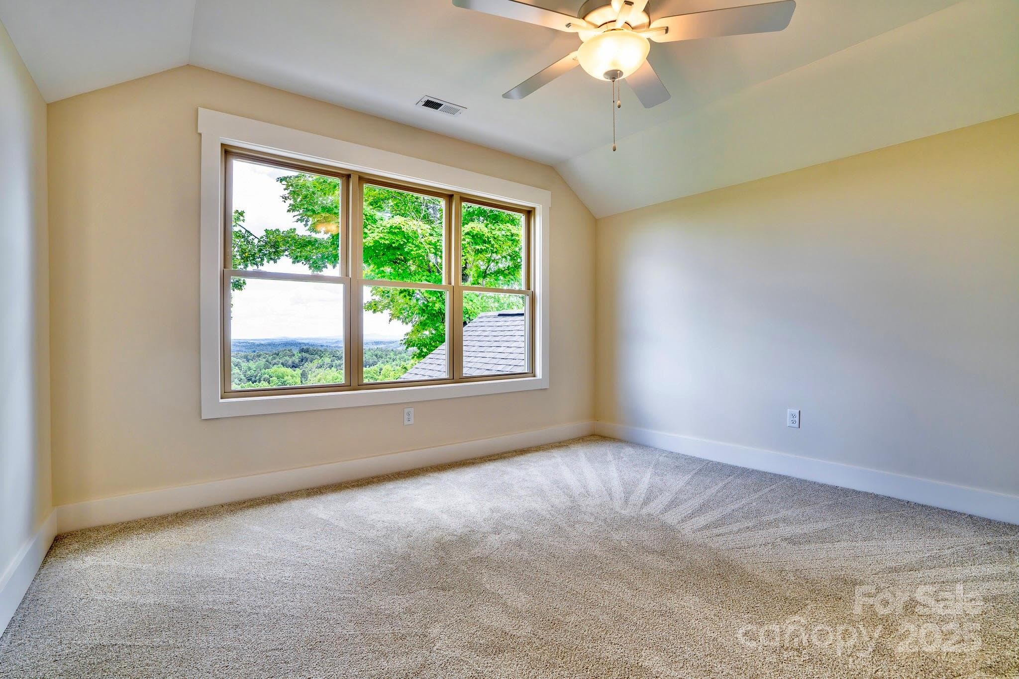Single Family Residence at 1387 River Club Ridge, Lenoir, photo 22 of 48